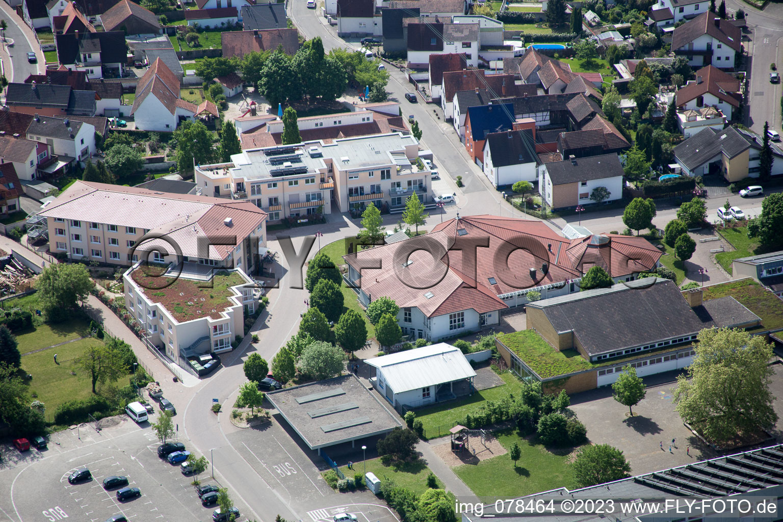 Hagenbach im Bundesland Rheinland-Pfalz, Deutschland von einer Drohne aus