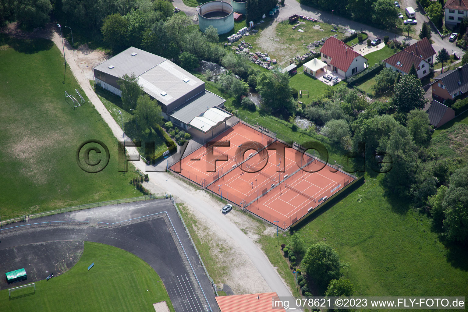 Luftbild von Lauterbourg, Sportplätze im Bundesland Bas-Rhin, Frankreich