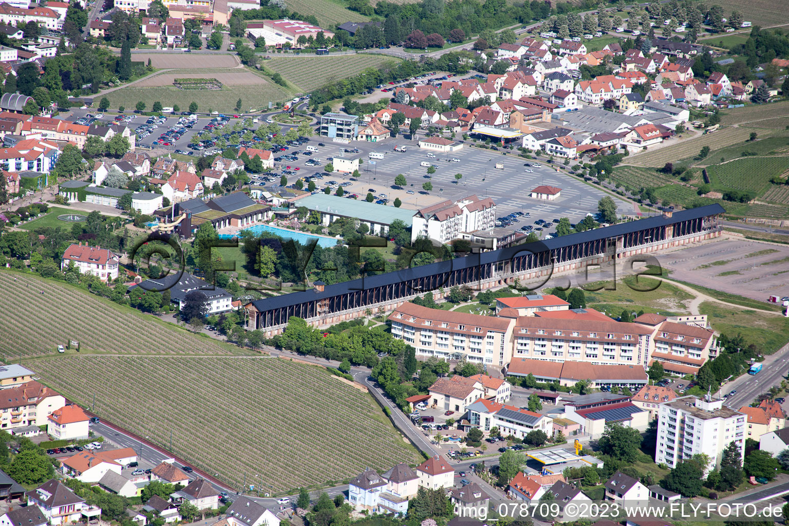 Gradierbau Saline in Bad Dürkheim im Bundesland Rheinland-Pfalz, Deutschland