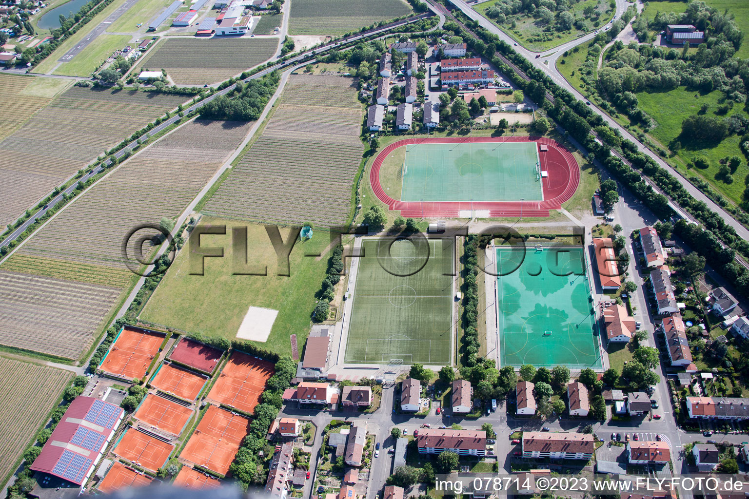 Luftbild von Bad Dürkheim, Trift, Sportplätze im Bundesland Rheinland-Pfalz, Deutschland