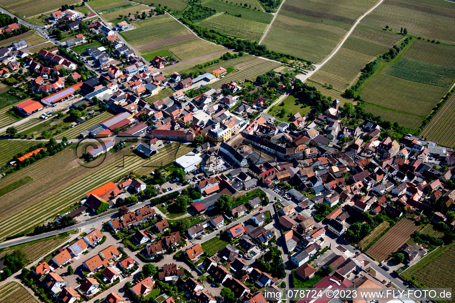 Luftbild von Herxheim am Berg im Bundesland Rheinland-Pfalz, Deutschland