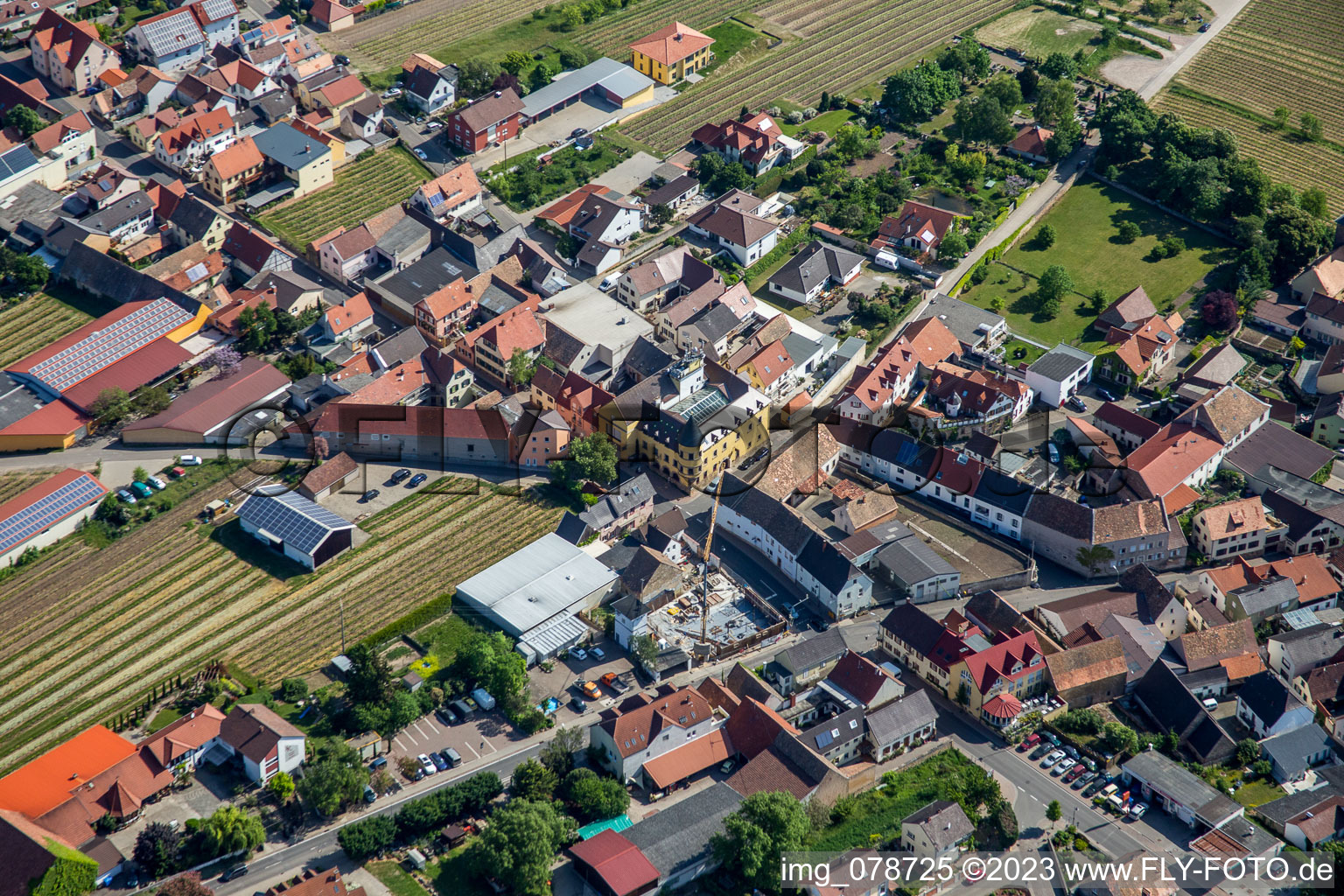 Luftaufnahme von Herxheim am Berg im Bundesland Rheinland-Pfalz, Deutschland