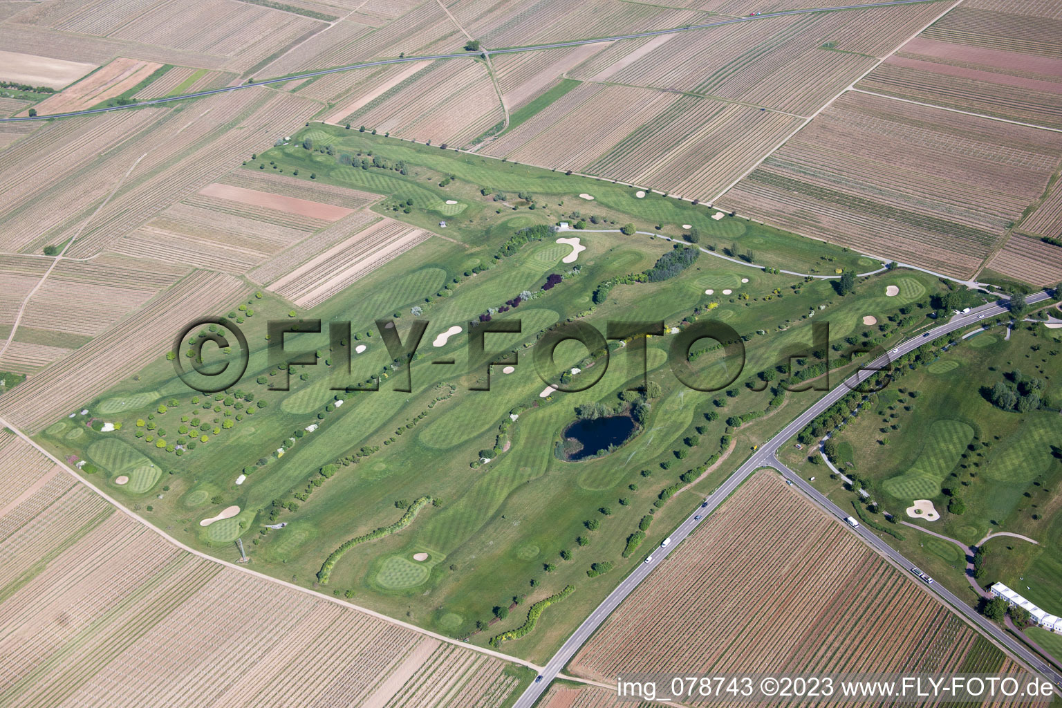 Drohnenbild von Dackenheim, Golfplatz im Bundesland Rheinland-Pfalz, Deutschland