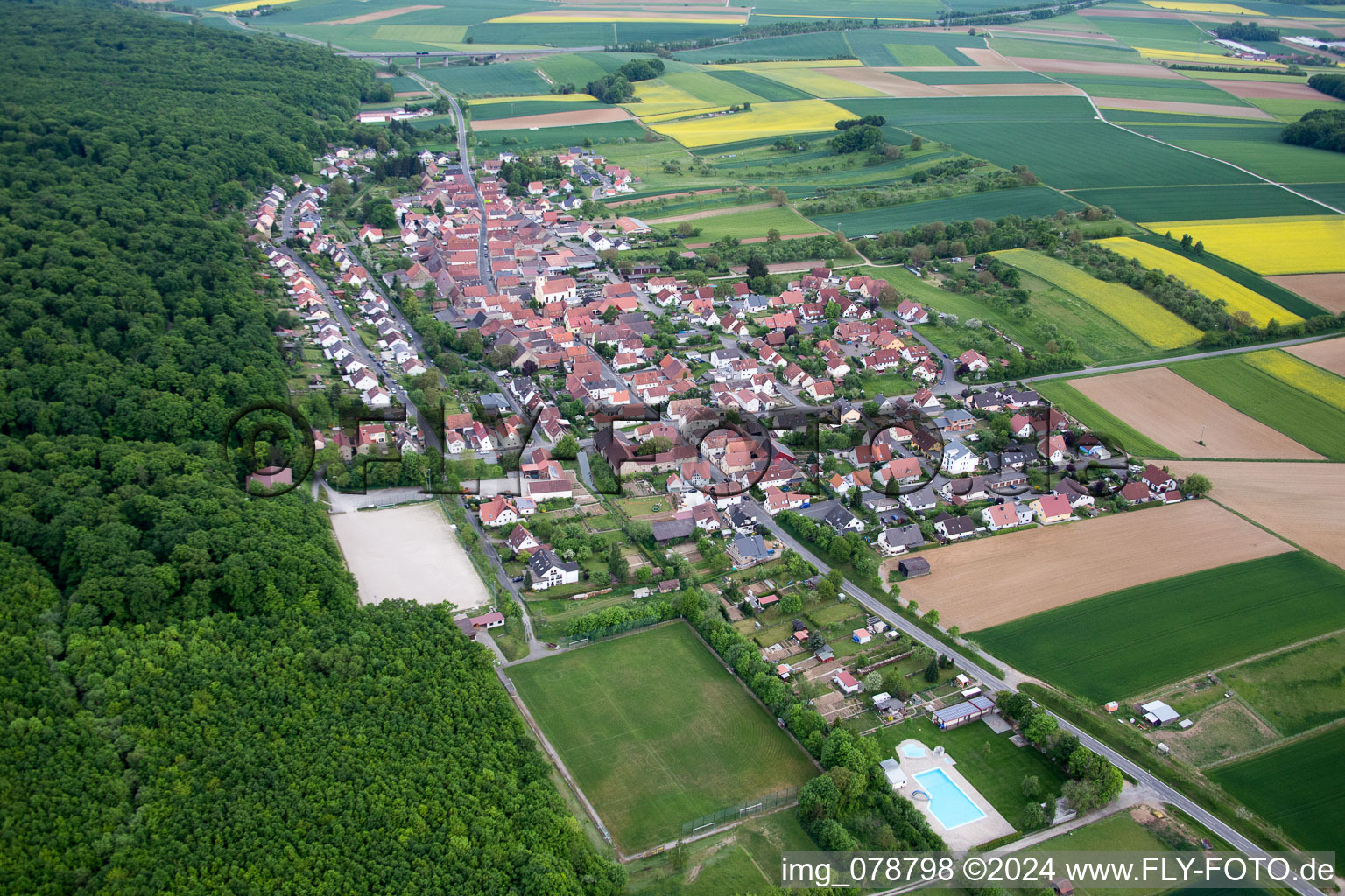 Luftbild von Ortsteil Schraudenbach in Werneck im Bundesland Bayern, Deutschland