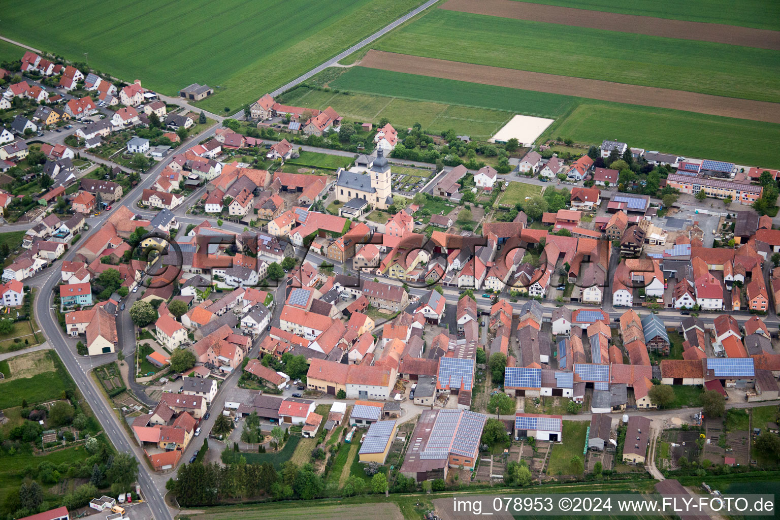 Dorf - Ansicht im Ortsteil Herlheim in Kolitzheim im Bundesland Bayern, Deutschland