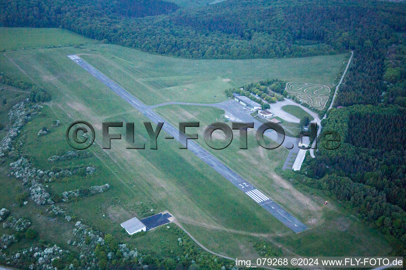 Höxter-Holzminden (Flugplatz Rauschenberg) im Bundesland Nordrhein-Westfalen, Deutschland