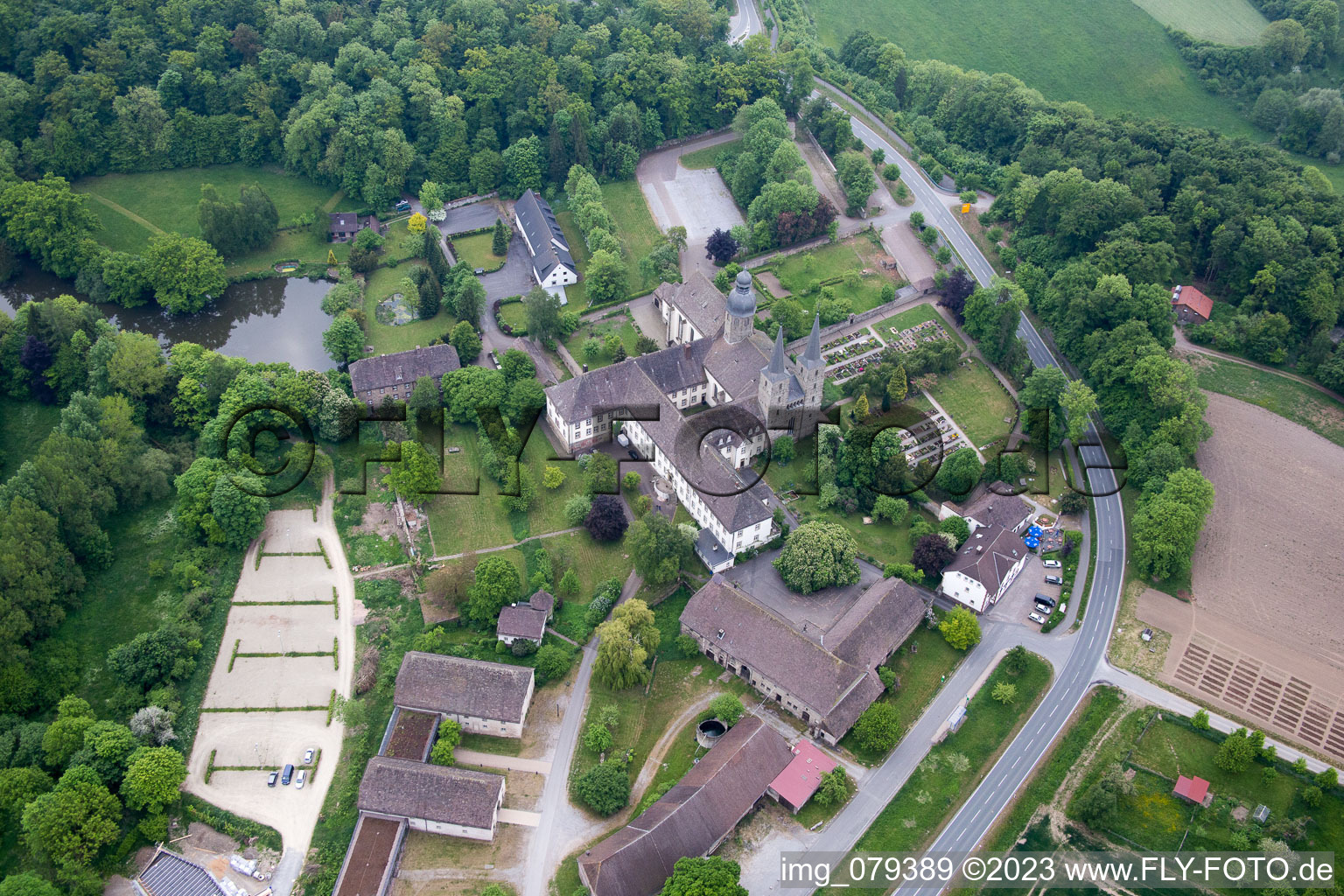 Luftbild von Marienmünster im Bundesland Nordrhein-Westfalen, Deutschland