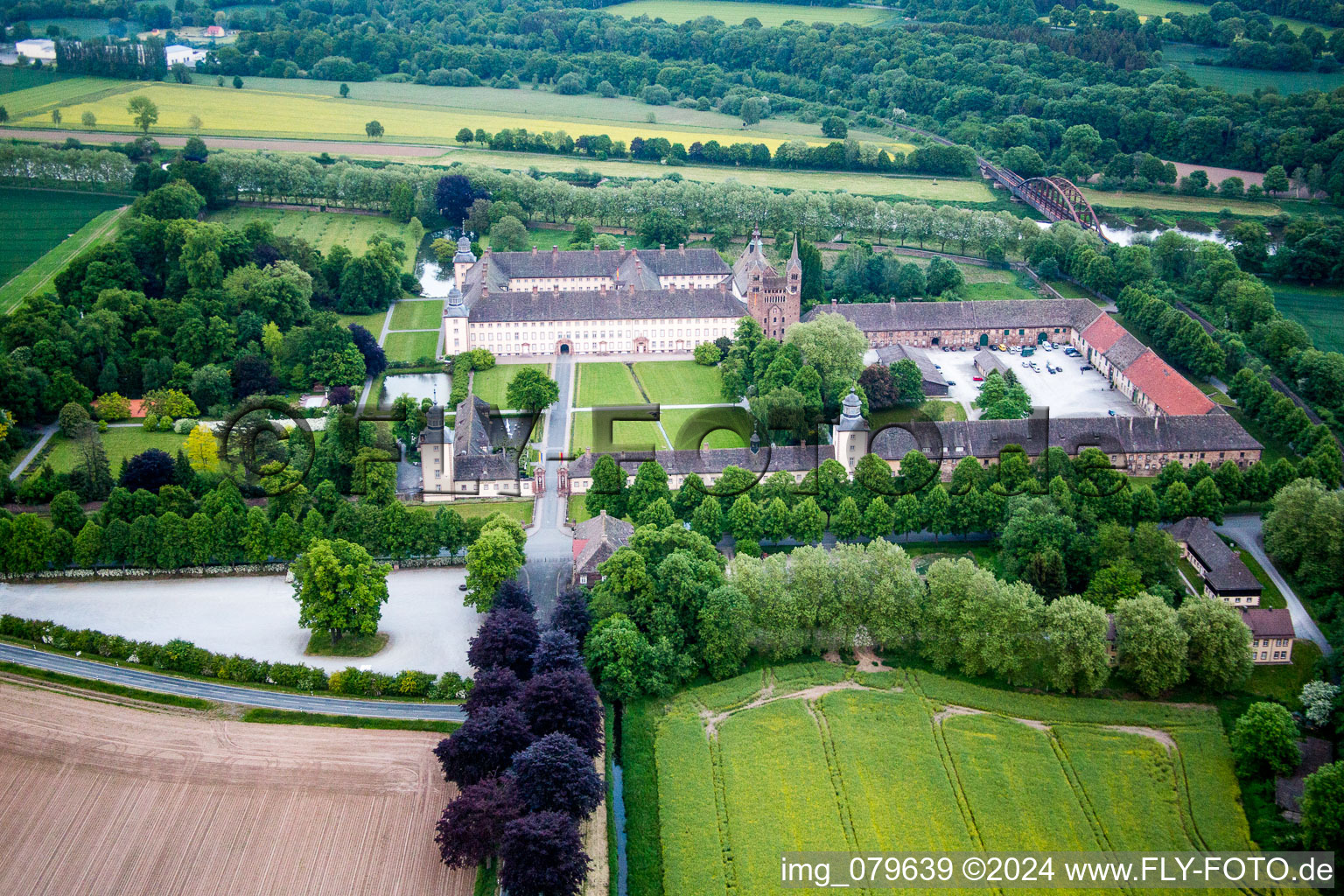 Gebäudekomplex des Klosters Schloss/Kloster Corvey (UNESCO Weltkulturerbe) in Höxter - NRW im Bundesland Nordrhein-Westfalen, Deutschland