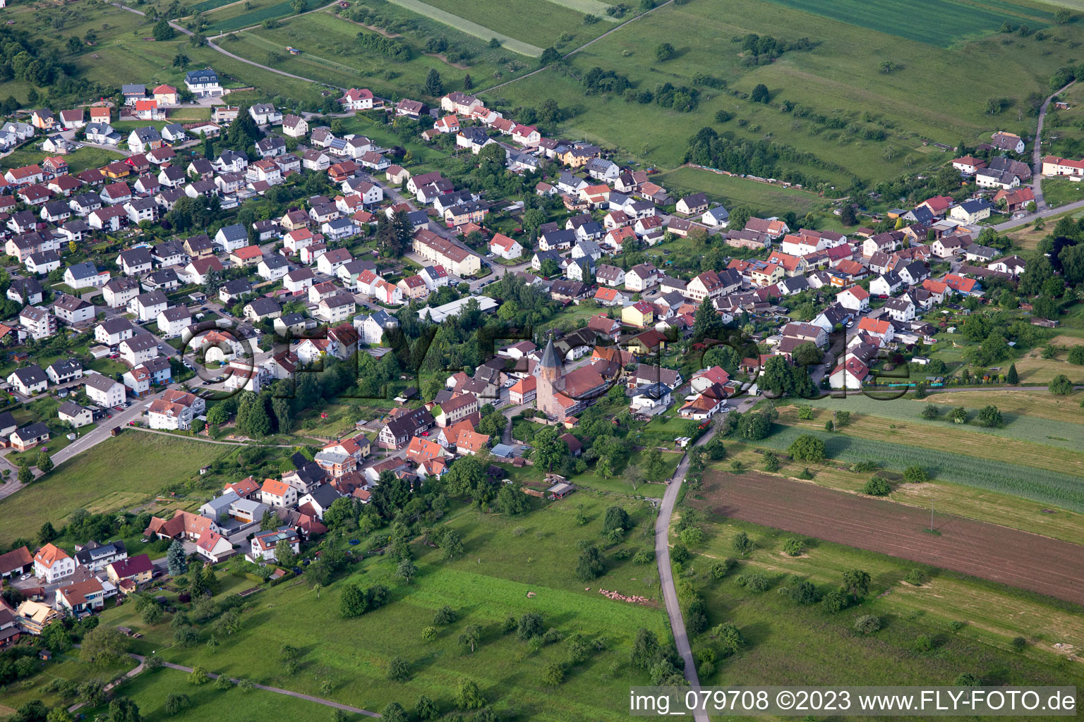 Von Norden im Ortsteil Völkersbach in Malsch im Bundesland Baden-Württemberg, Deutschland