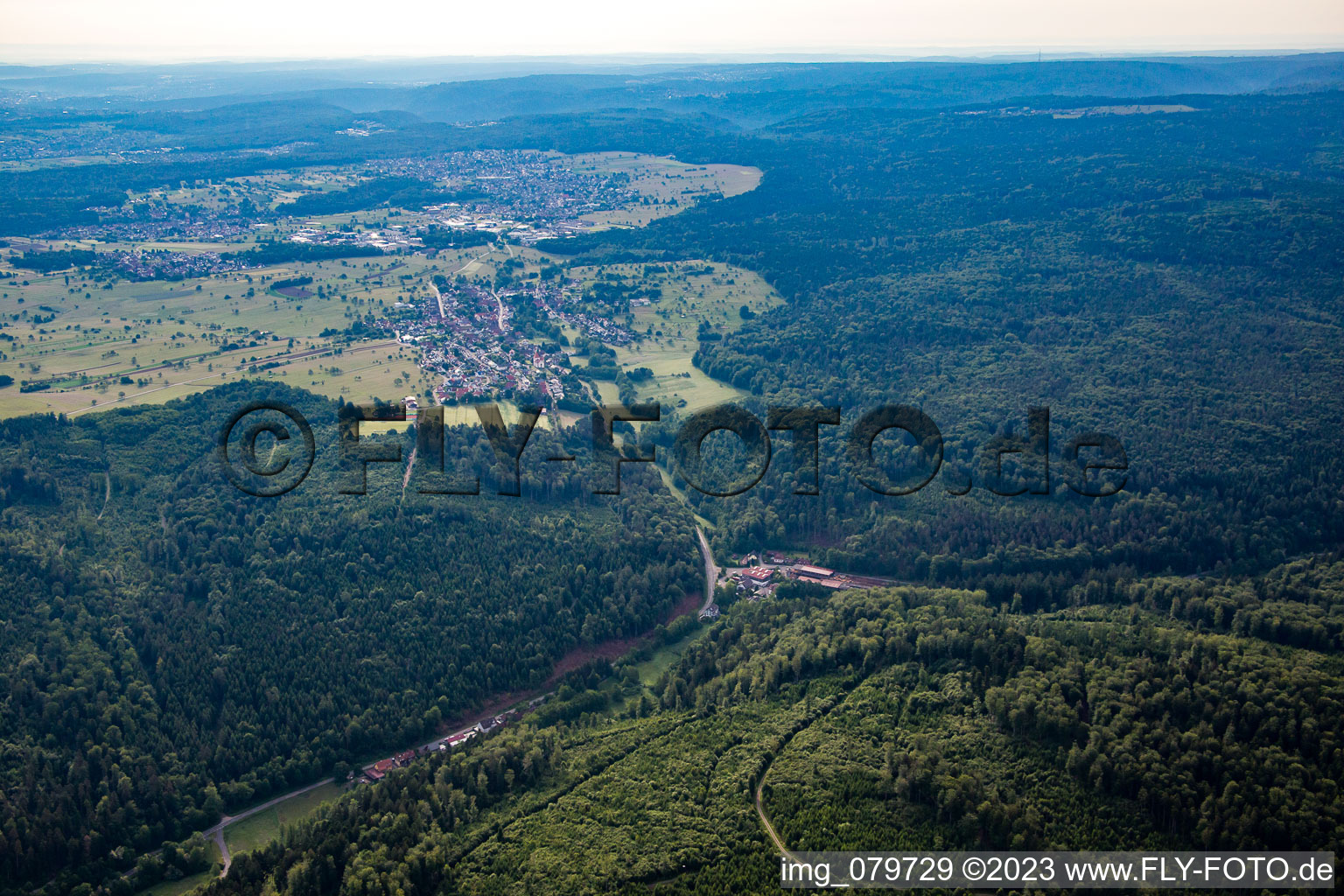Luftbild von Ortsteil Langenalb in Straubenhardt im Bundesland Baden-Württemberg, Deutschland