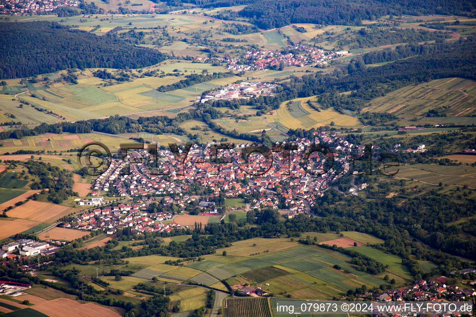 Luftbild von Ellmendingen im Bundesland Baden-Württemberg, Deutschland