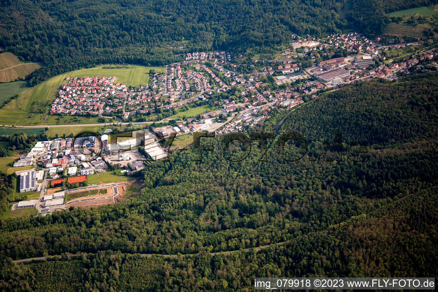 Luftbild von Maulbronn im Bundesland Baden-Württemberg, Deutschland