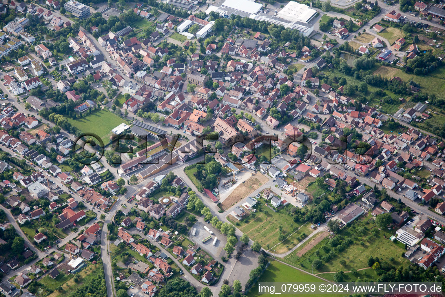 Luftbild von Ortsansicht der Straßen und Häuser der Wohngebiete in Güglingen im Bundesland Baden-Württemberg, Deutschland