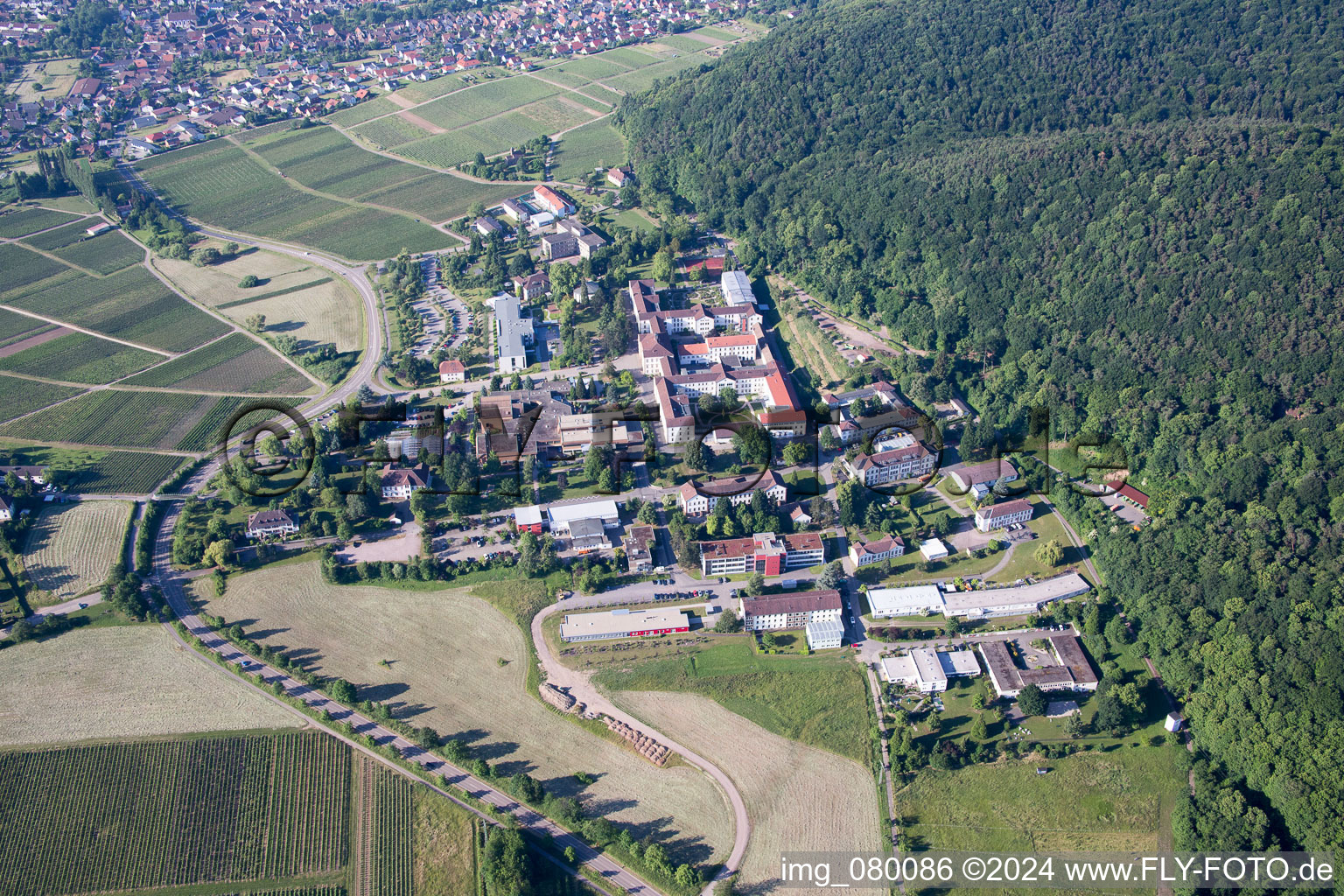 Luftbild von Pfalzklinikum für Psychiatrie und Neurologie aus Norden in Klingenmünster im Bundesland Rheinland-Pfalz, Deutschland