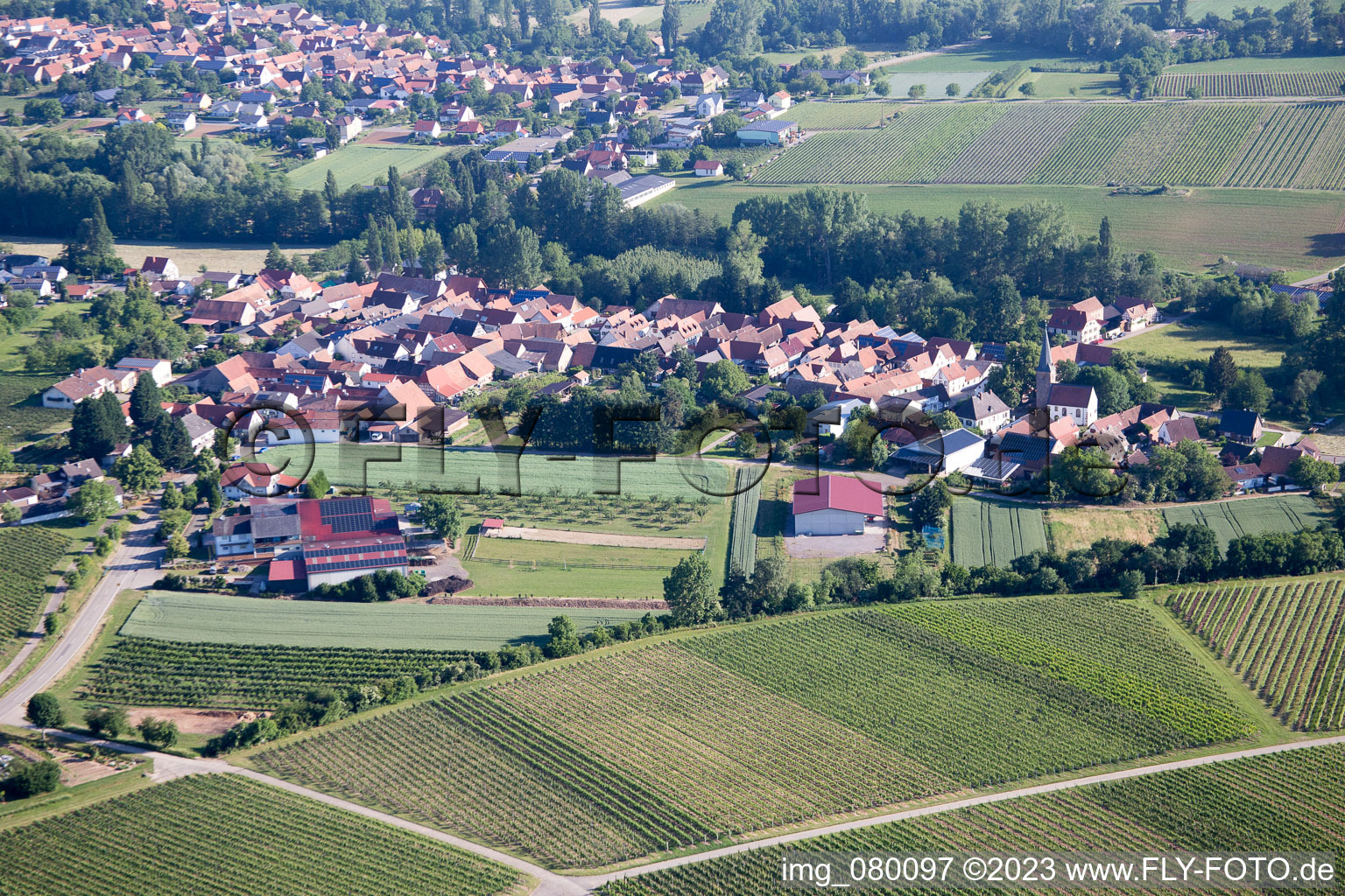 Ortsteil Klingen in Heuchelheim-Klingen im Bundesland Rheinland-Pfalz, Deutschland von oben