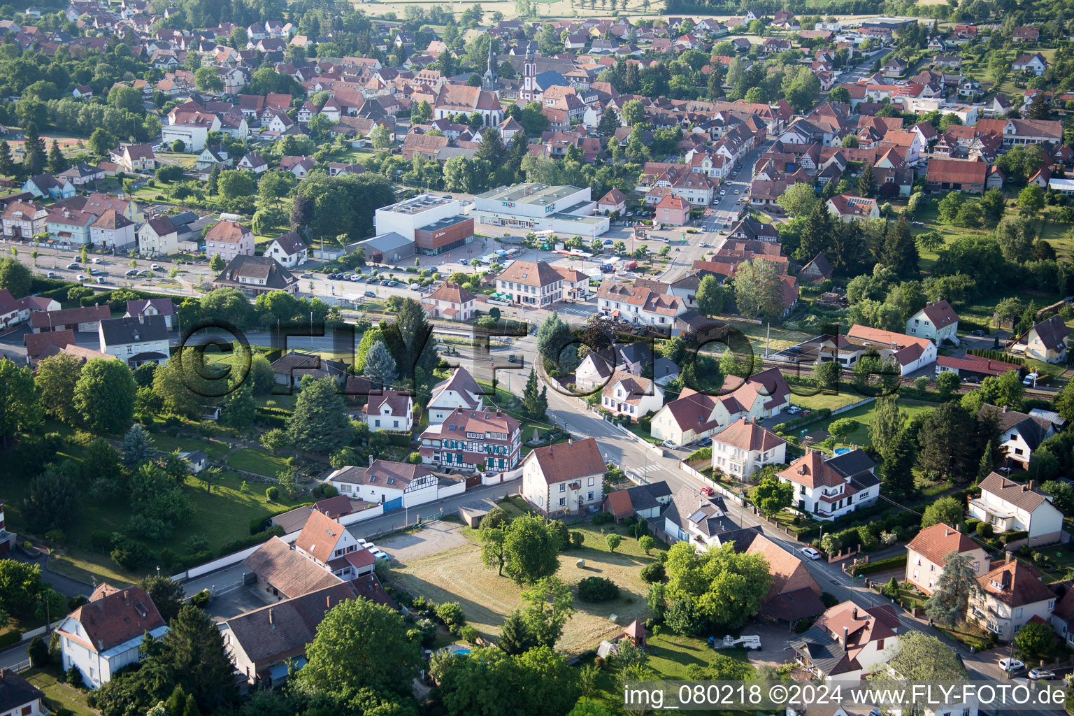 Drohnenaufname von Soultz-sous-Forêts im Bundesland Bas-Rhin, Frankreich