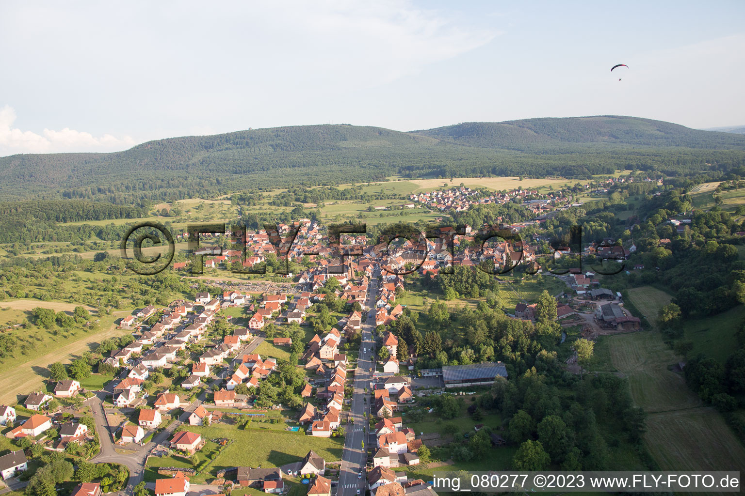 Lembach im Bundesland Bas-Rhin, Frankreich von einer Drohne aus
