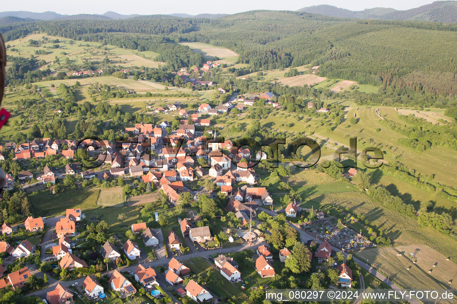 Schrägluftbild von Wingen im Bundesland Bas-Rhin, Frankreich