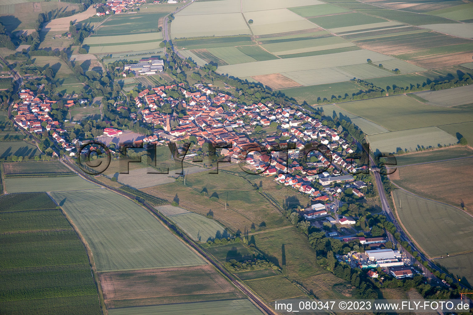 Drohnenaufname von Ortsteil Kapellen in Kapellen-Drusweiler im Bundesland Rheinland-Pfalz, Deutschland