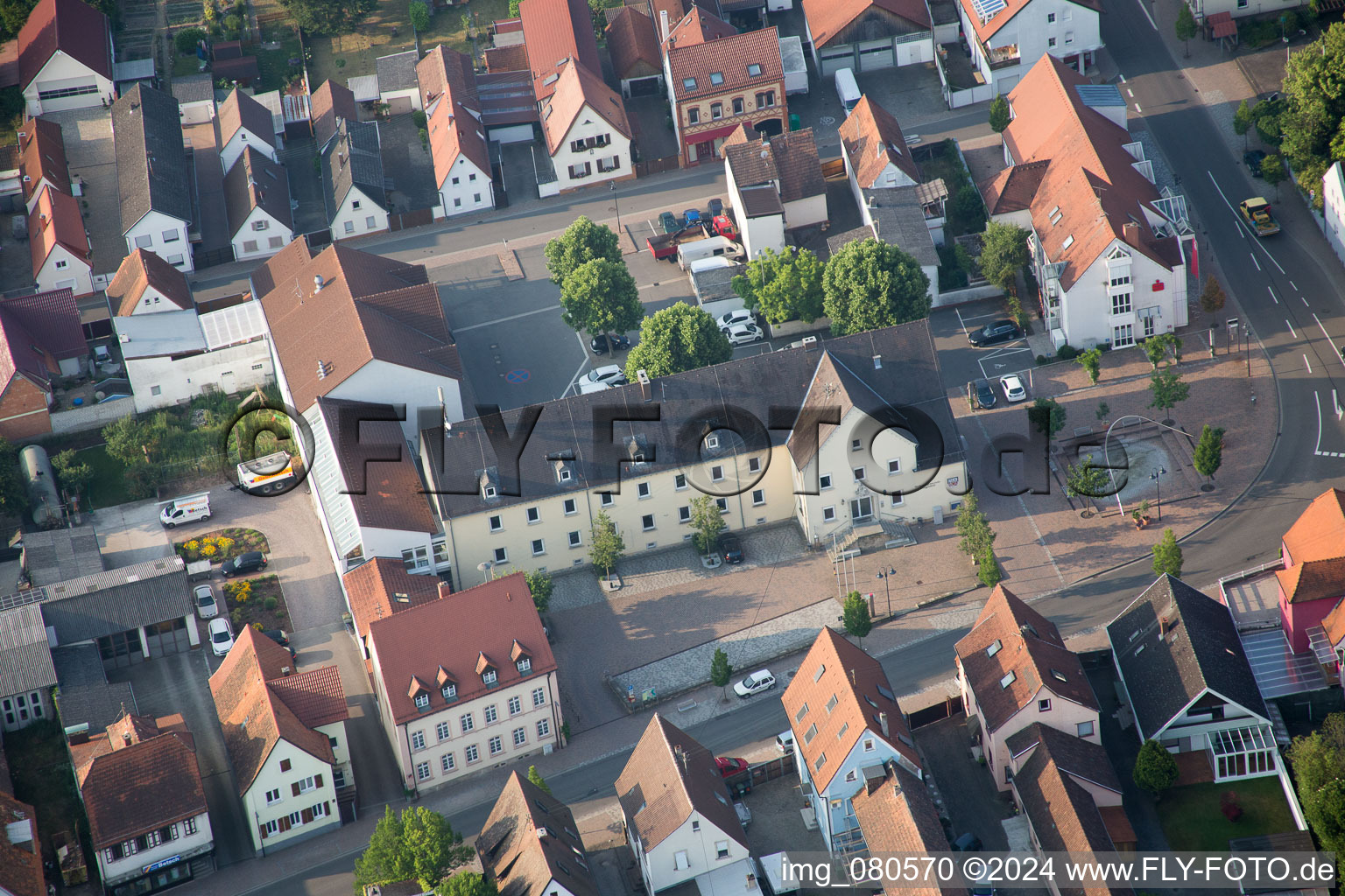 Lingenfeld im Bundesland Rheinland-Pfalz, Deutschland von oben gesehen