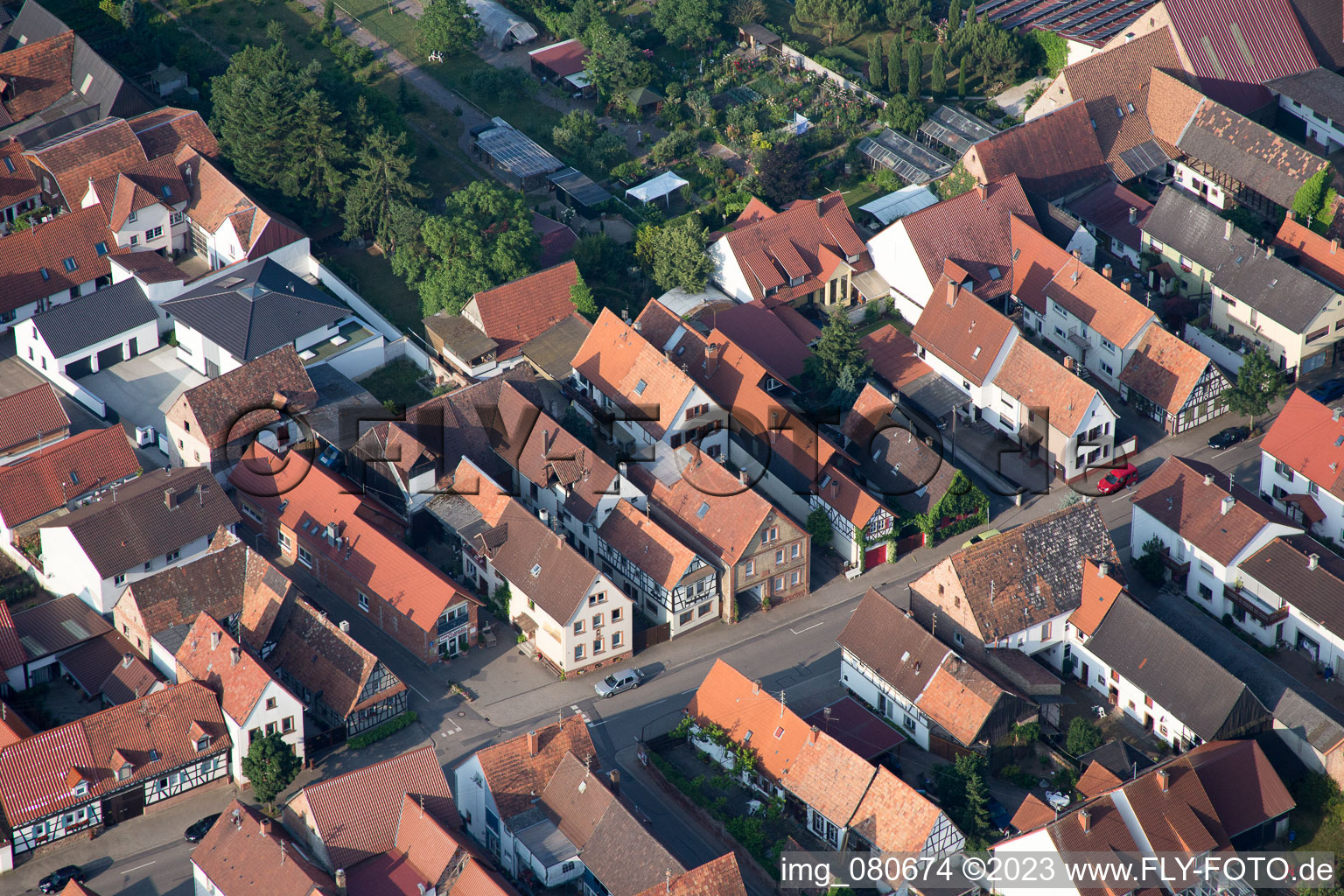 Drohnenbild von Ottersheim bei Landau im Bundesland Rheinland-Pfalz, Deutschland