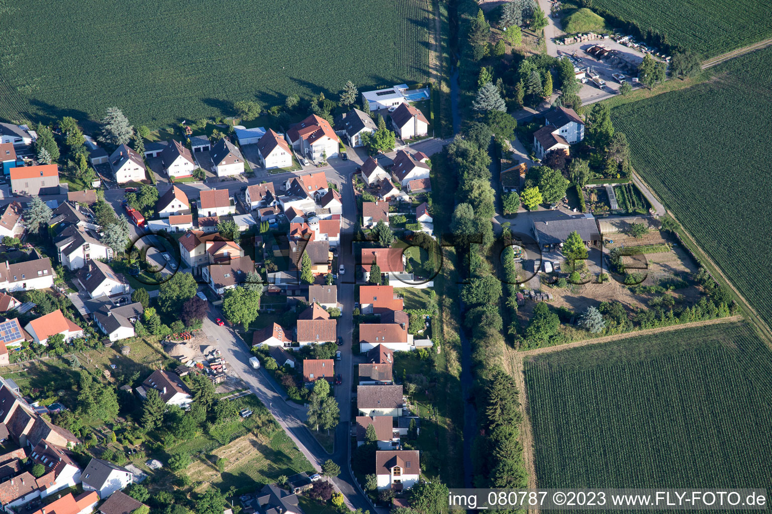 Luftaufnahme von Ortsteil Leopoldshafen in Eggenstein-Leopoldshafen im Bundesland Baden-Württemberg, Deutschland