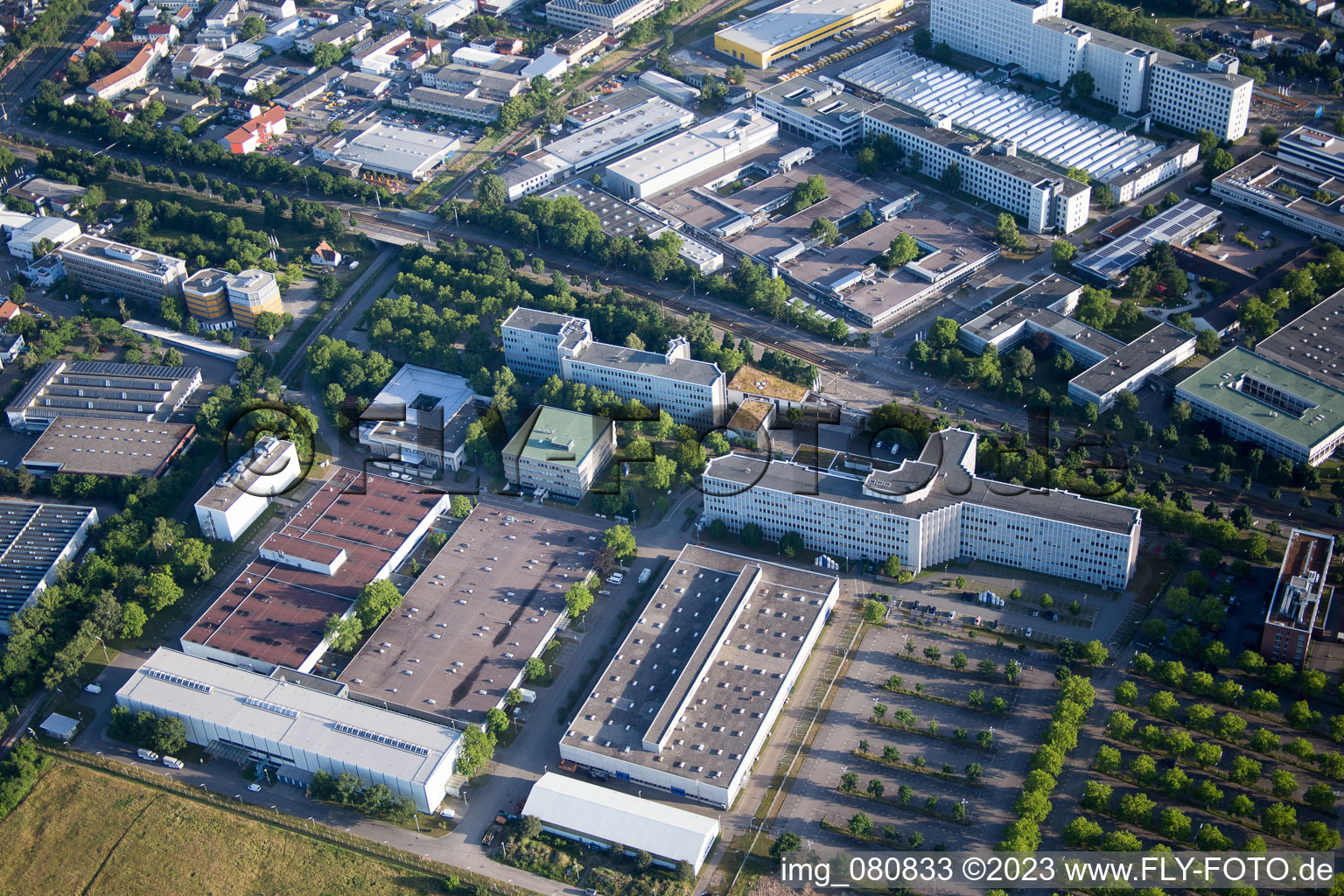 Luftbild von Ortsteil Knielingen in Karlsruhe im Bundesland Baden-Württemberg, Deutschland