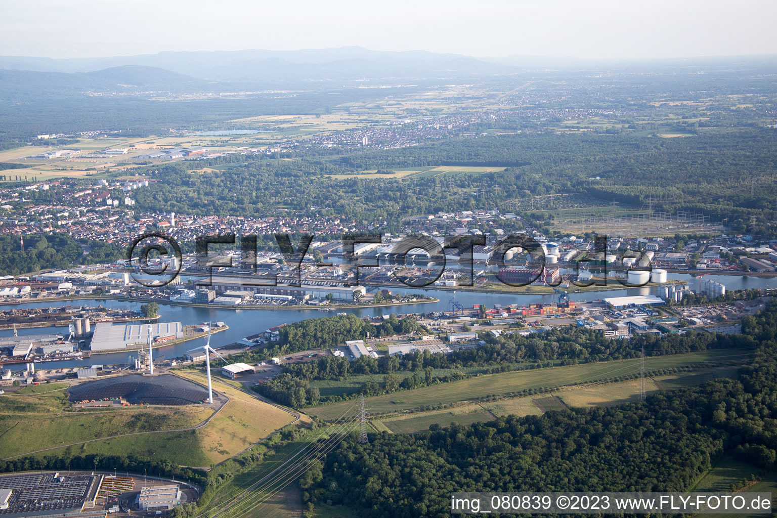 Schrägluftbild von KA Rheinhafen in Karlsruhe im Bundesland Baden-Württemberg, Deutschland