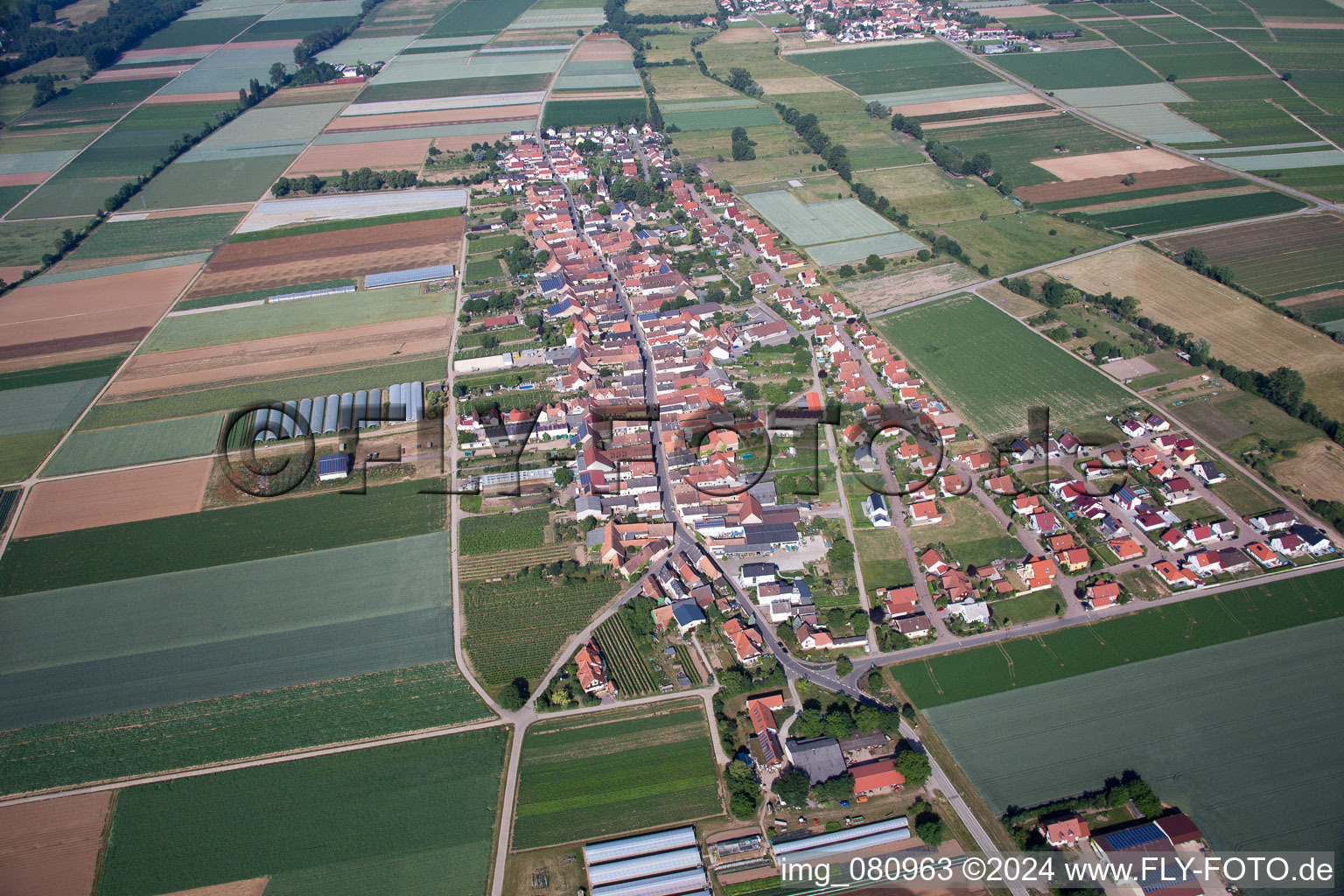 Dorf - Ansicht in Böbingen im Bundesland Rheinland-Pfalz, Deutschland