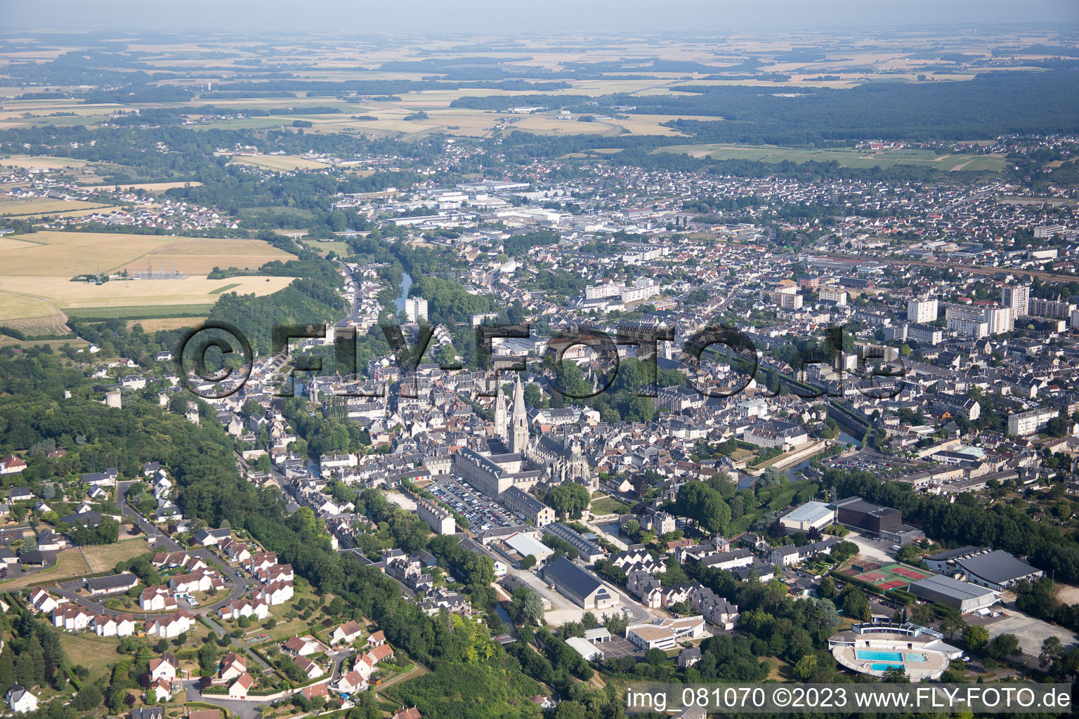 Luftaufnahme von Vendôme im Bundesland Loir-et-Cher, Frankreich