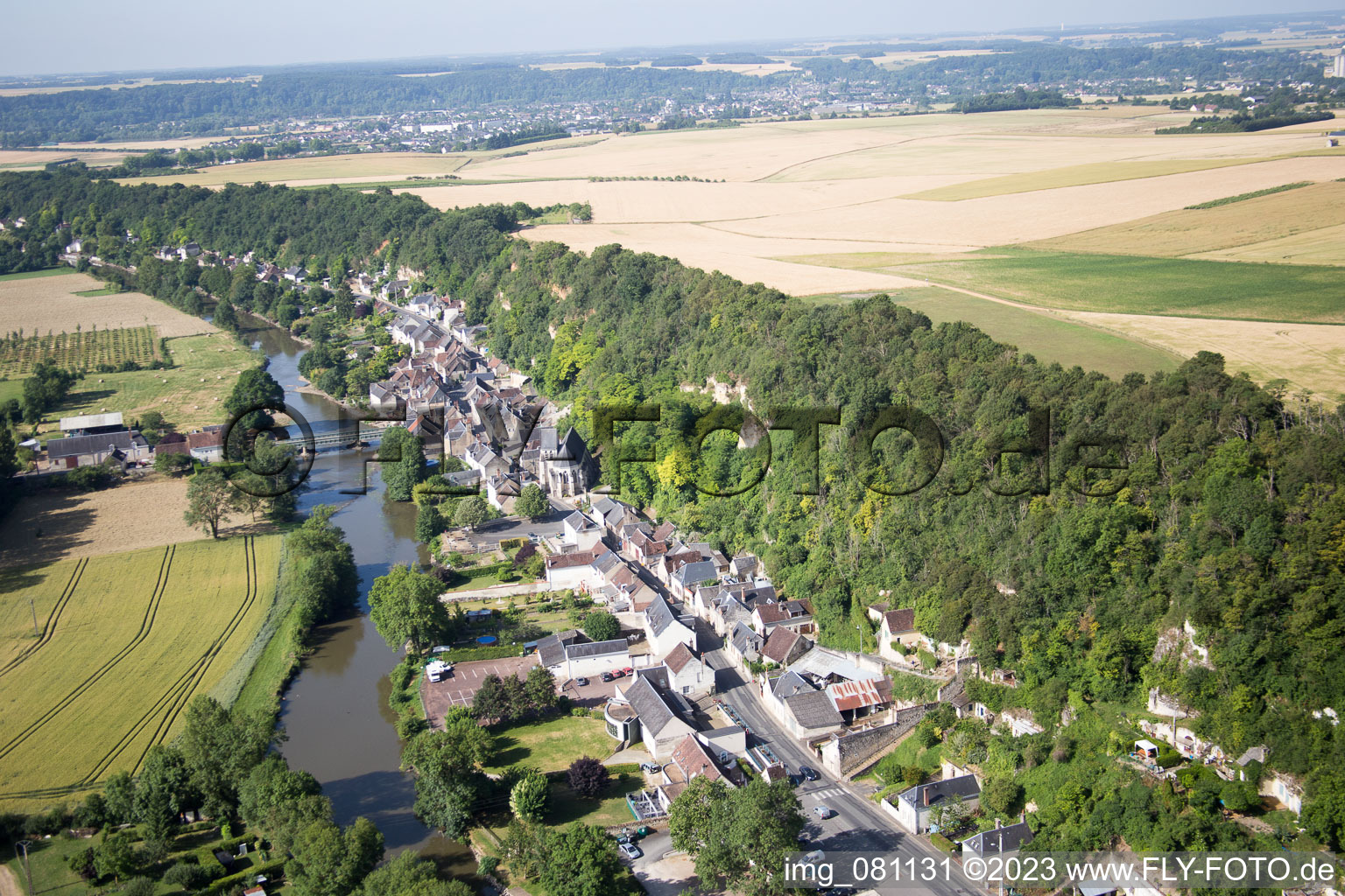 Luftbild von Les Roches-l'Évêque im Bundesland Loir-et-Cher, Frankreich