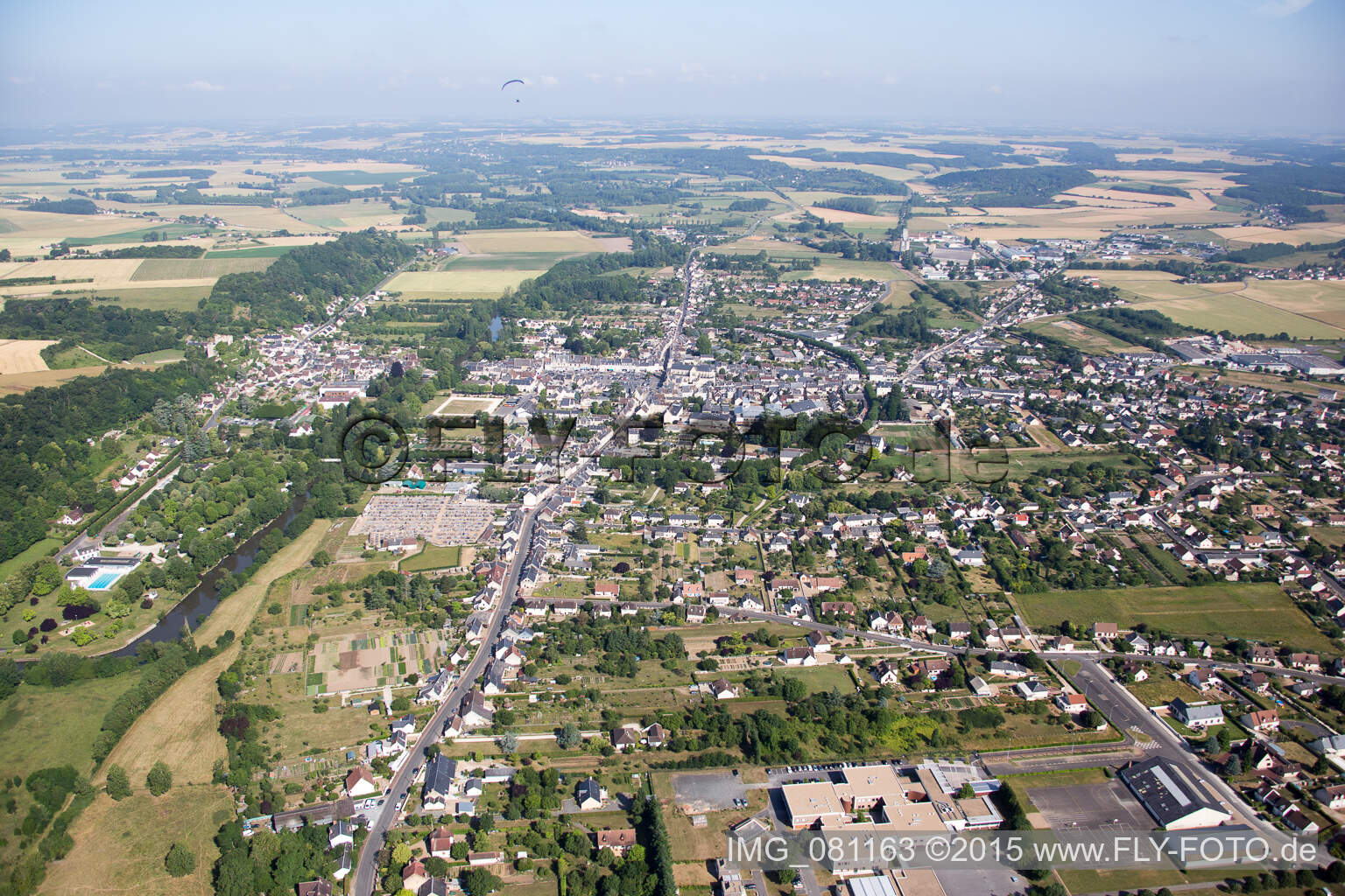 Schrägluftbild von Montoire-sur-le-Loir im Bundesland Loir-et-Cher, Frankreich