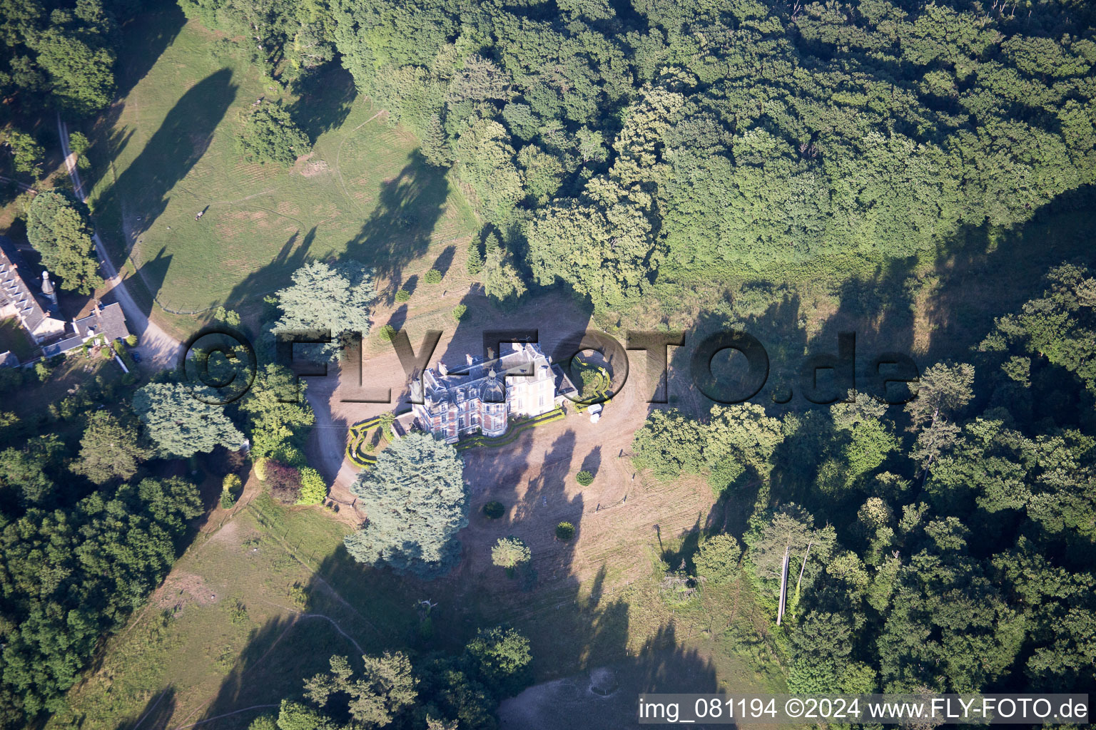 Schrägluftbild von Orchaise (F-Centre), Chateau du Guerinet in Valencisse im Bundesland Loir-et-Cher, Frankreich