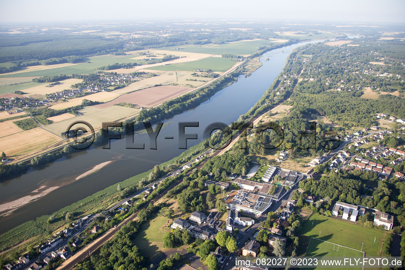 Drohnenbild von Blois im Bundesland Loir-et-Cher, Frankreich