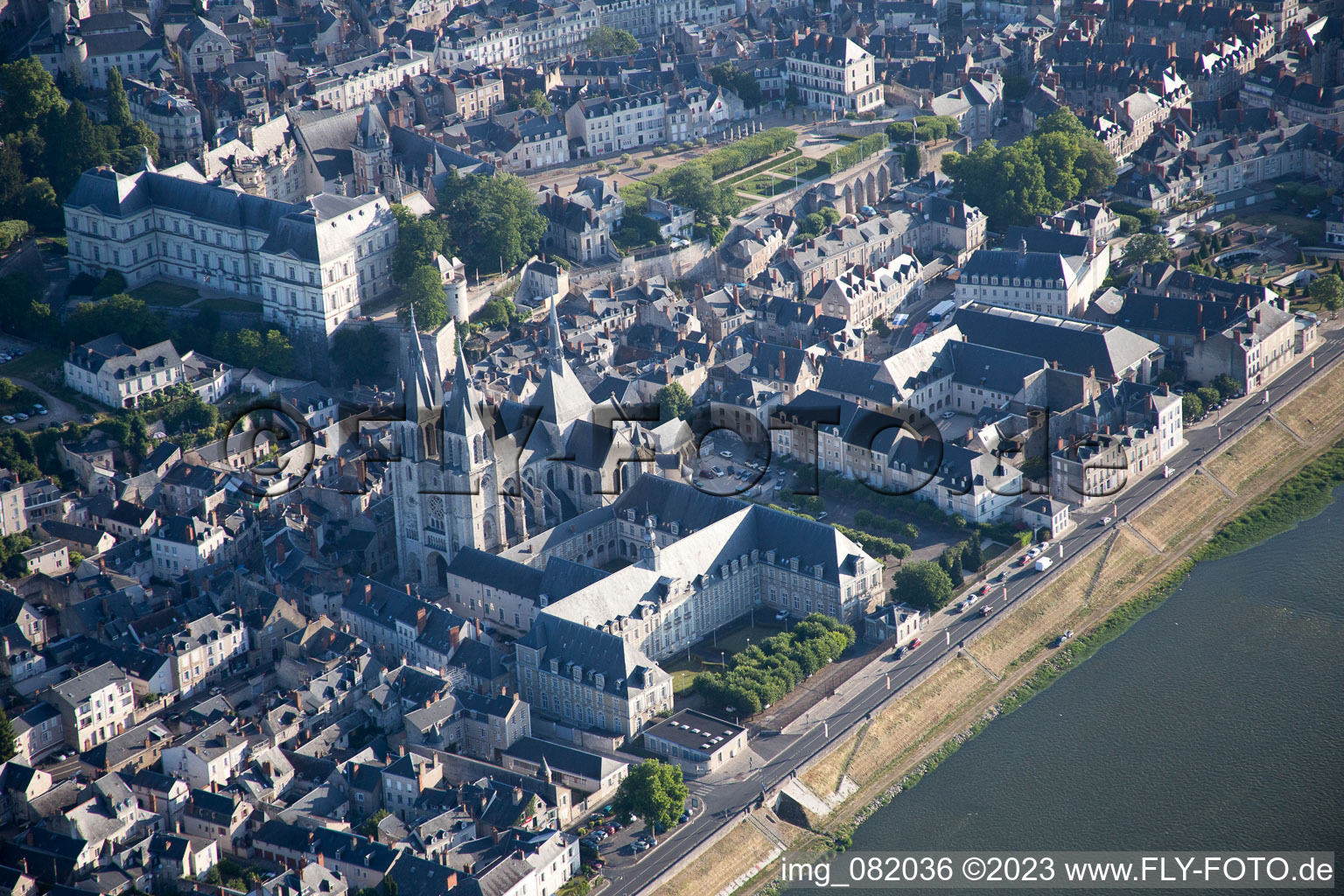 Blois im Bundesland Loir-et-Cher, Frankreich von oben