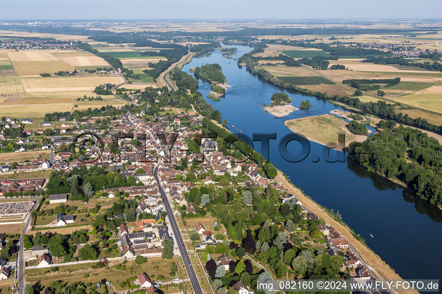 Dorfkern an den Fluß- Uferbereichen der Loire in Saint-Dye-sur-Loire in Centre-Val de Loire in Saint-Dyé-sur-Loire im Bundesland Loir-et-Cher, Frankreich