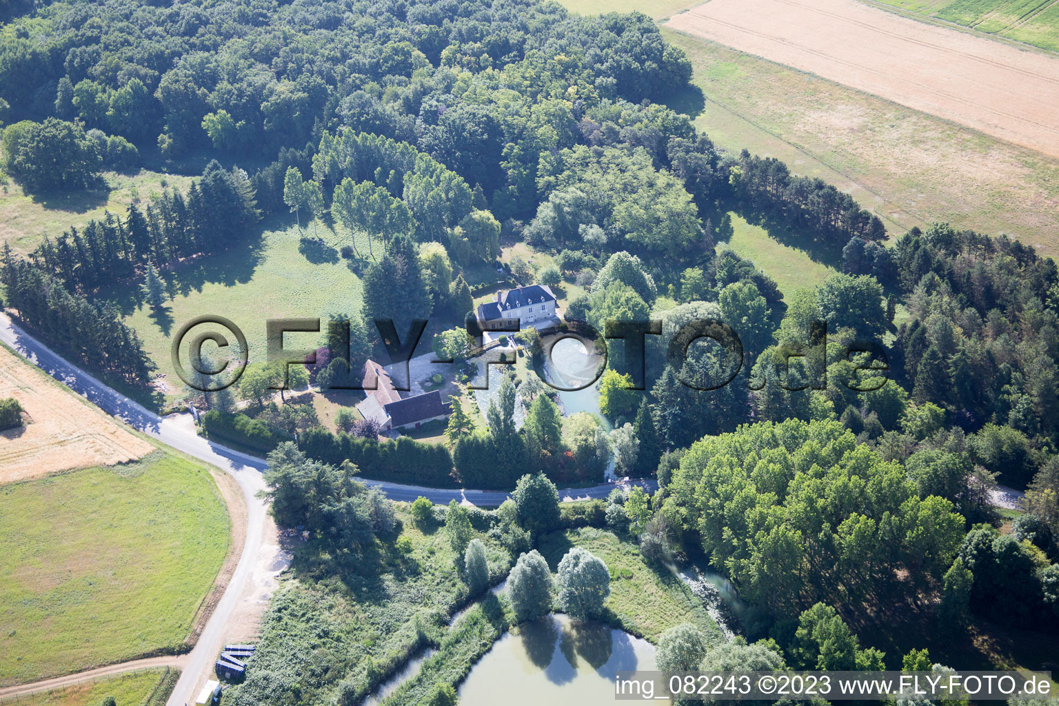 Luftaufnahme von Landes-le-Gaulois im Bundesland Loir-et-Cher, Frankreich