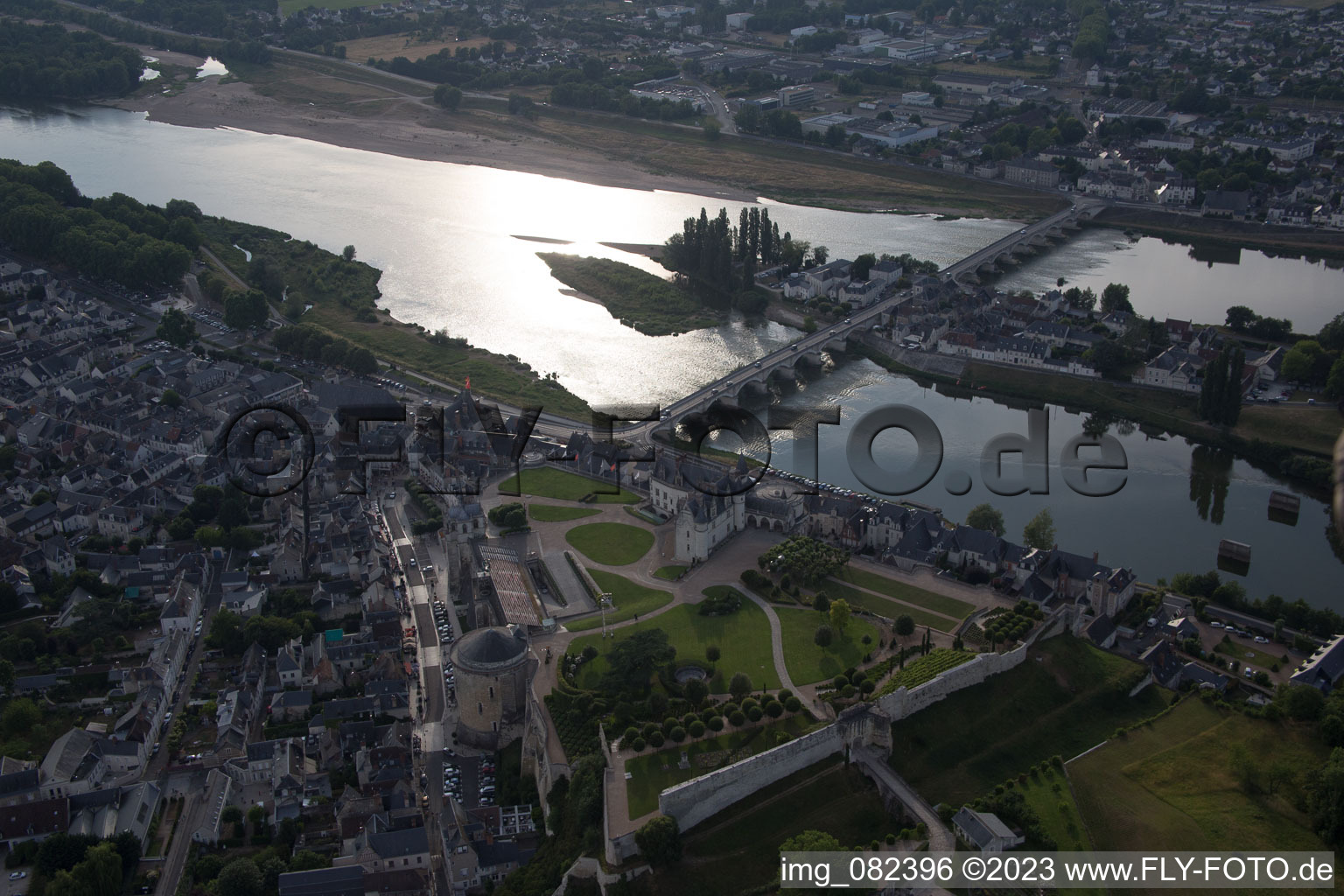 Amboise im Bundesland Indre-et-Loire, Frankreich von der Drohne aus gesehen