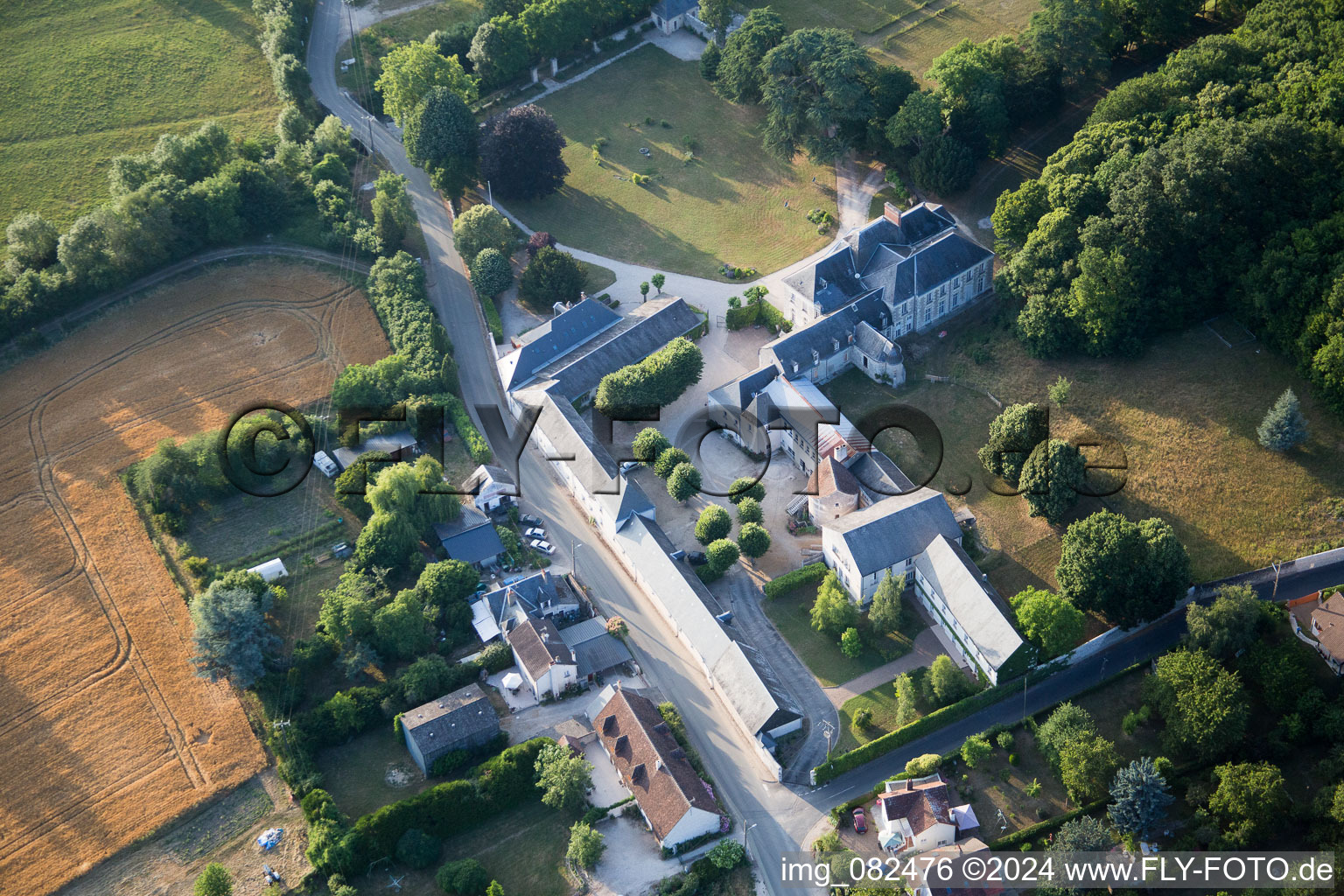 Candé-sur-Beuvron im Bundesland Loir-et-Cher, Frankreich von oben gesehen