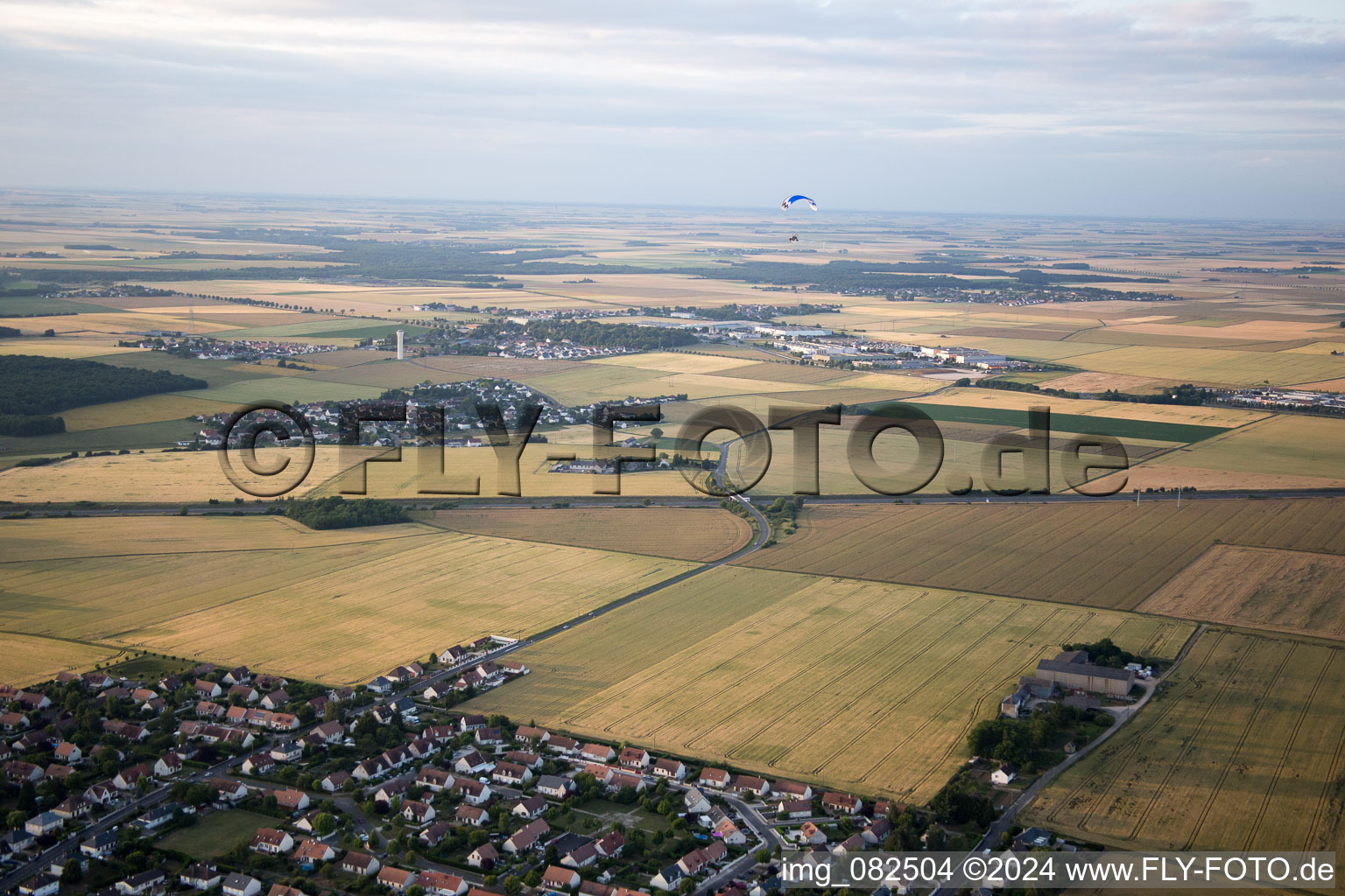 Luftbild von Saint-Sulpice-de-Pommeray im Bundesland Loir-et-Cher, Frankreich