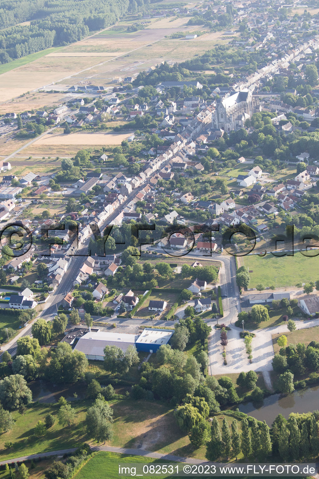 Luftbild von Cléry-Saint-André im Bundesland Loiret, Frankreich