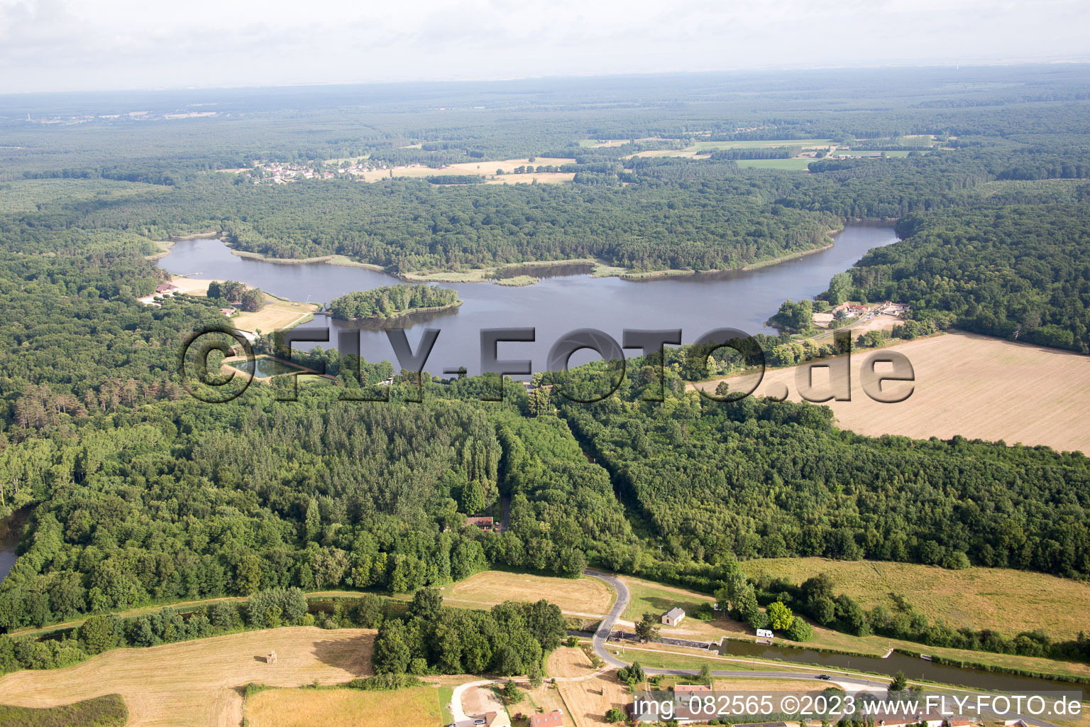 Luftaufnahme von Combreux im Bundesland Loiret, Frankreich