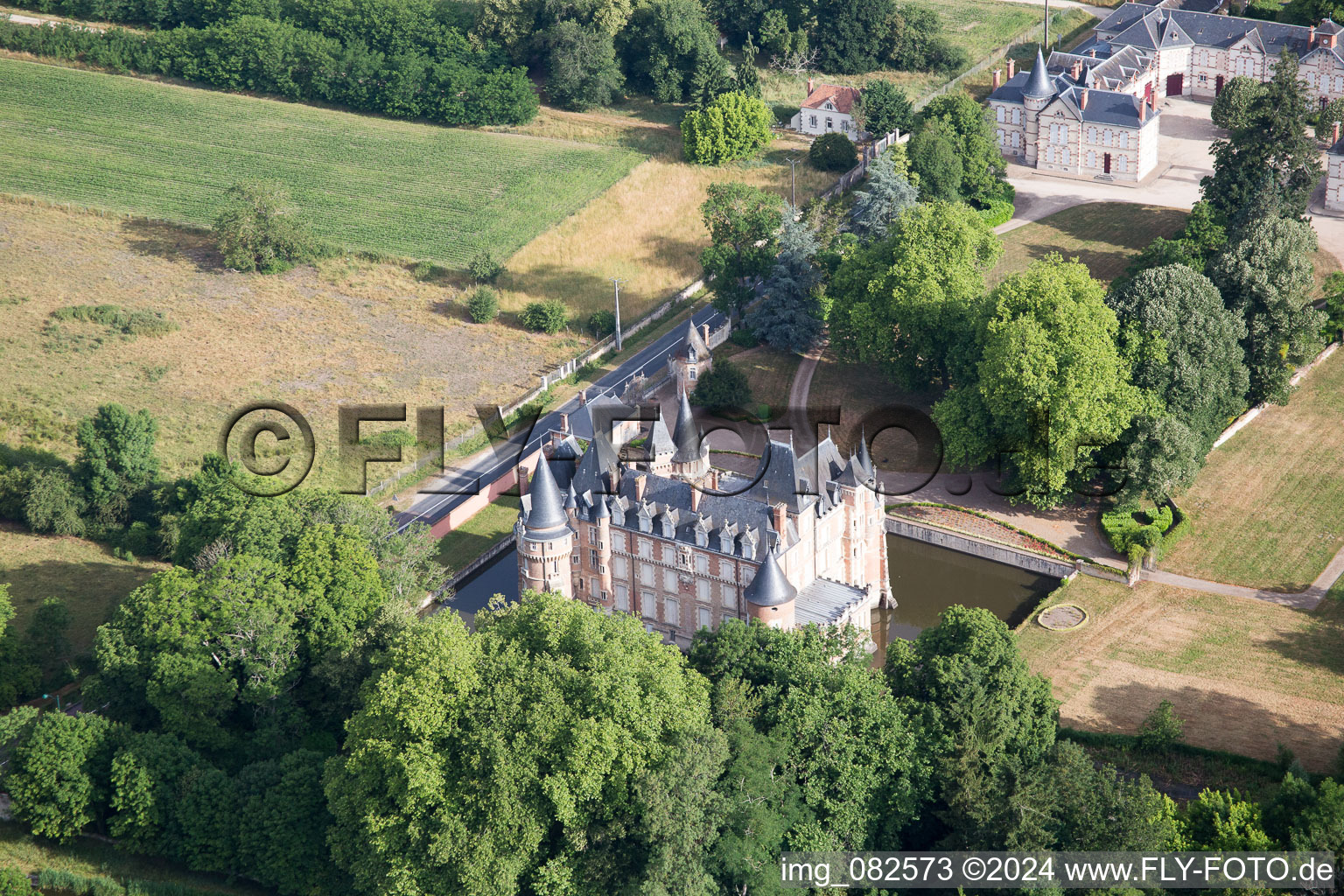 Luftbild von Château de Combreux im Bundesland Loiret, Frankreich