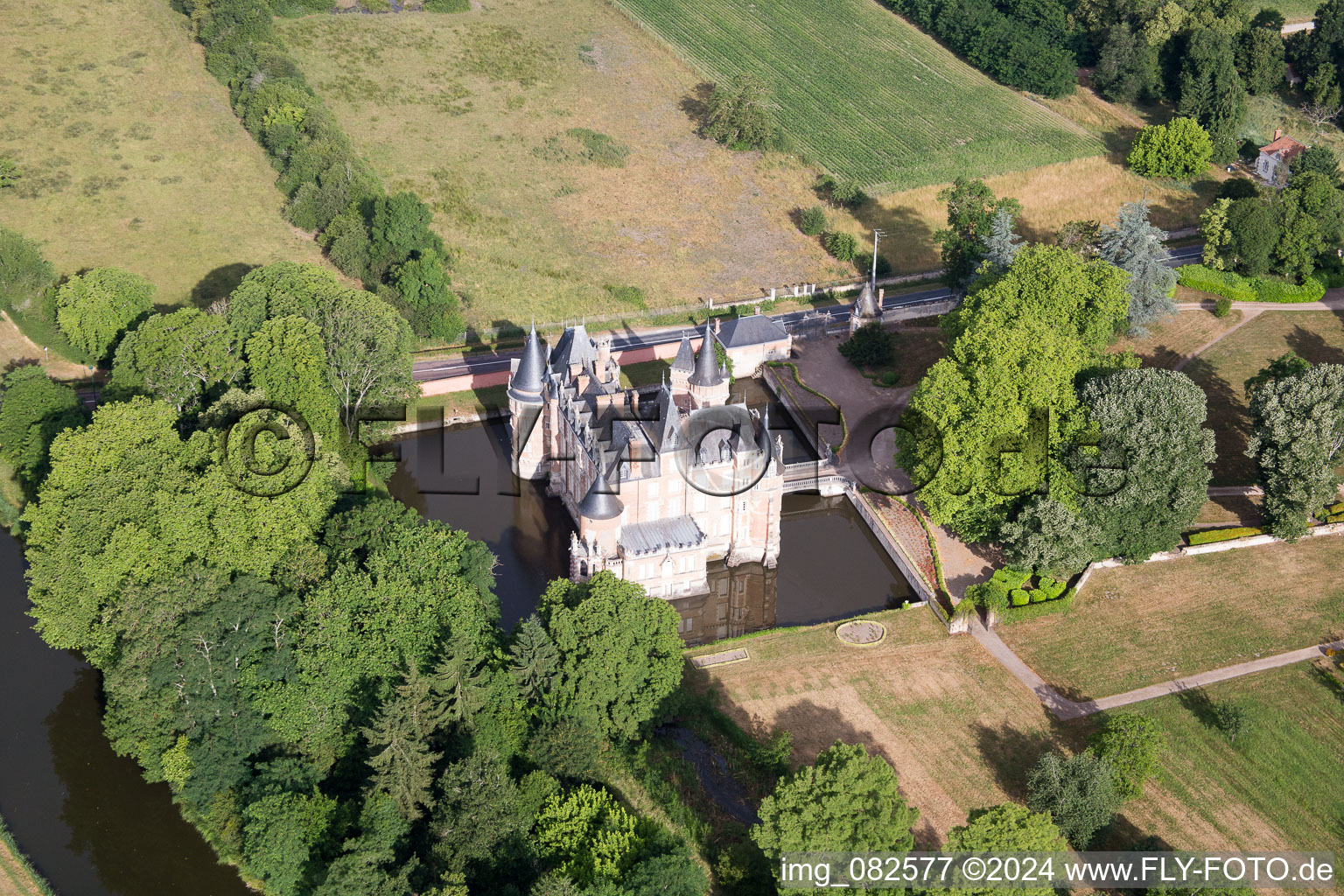 Château de Combreux im Bundesland Loiret, Frankreich von oben