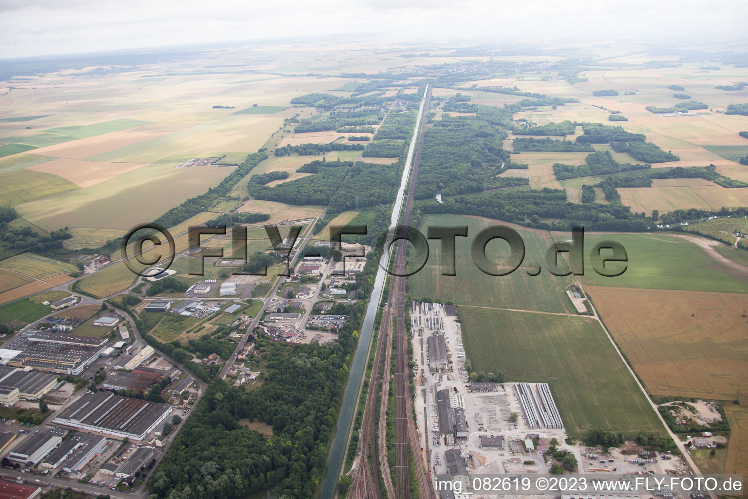 Luftbild von Migennes im Bundesland Yonne, Frankreich