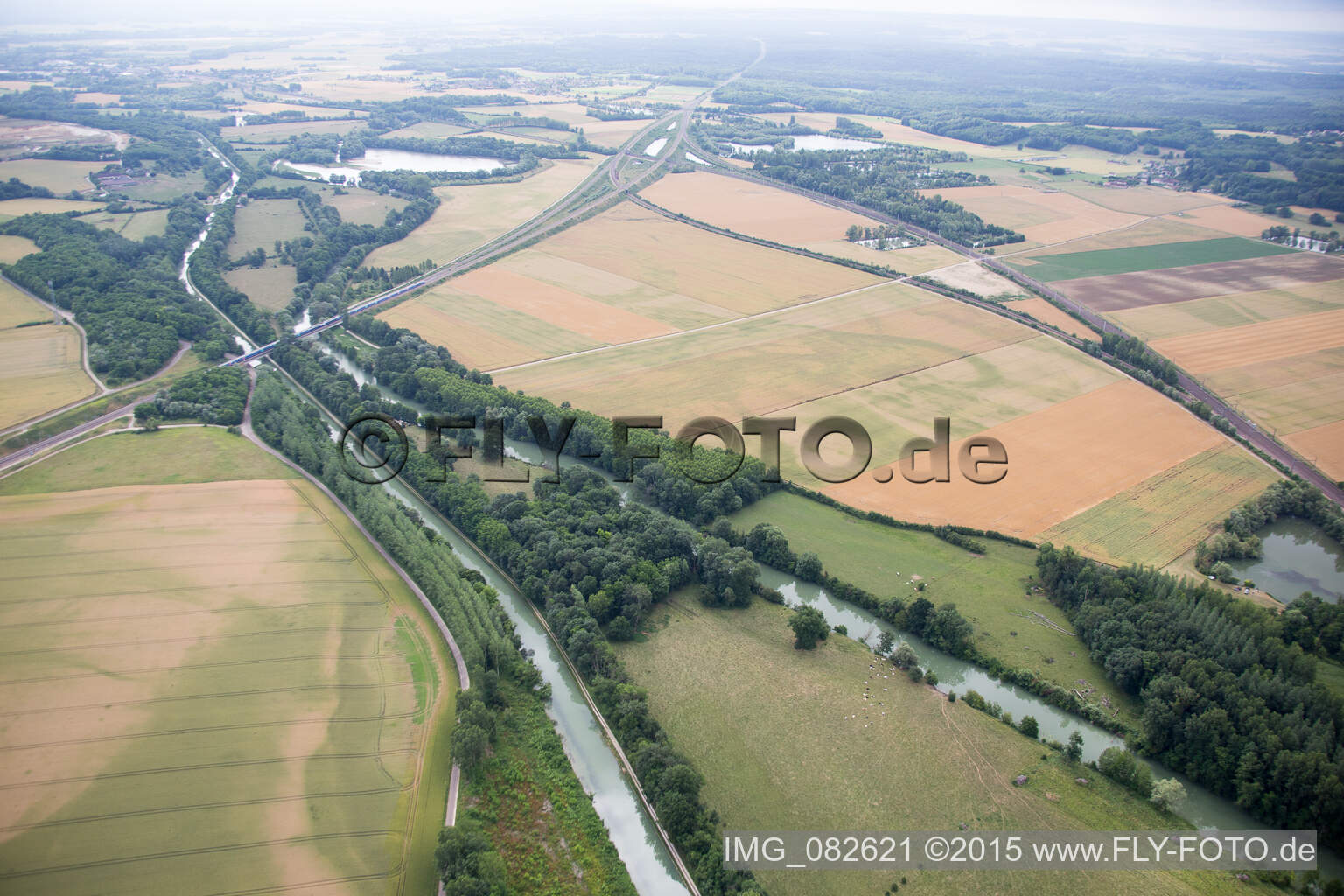 Luftbild von Amancon in Saint-Florentin im Bundesland Yonne, Frankreich
