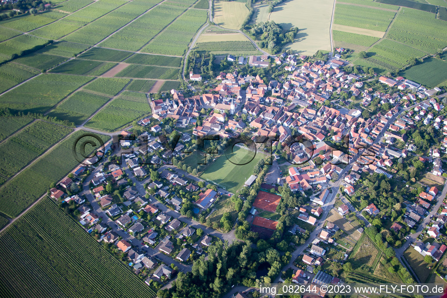Luftbild von Ortsteil Mörzheim in Landau in der Pfalz im Bundesland Rheinland-Pfalz, Deutschland