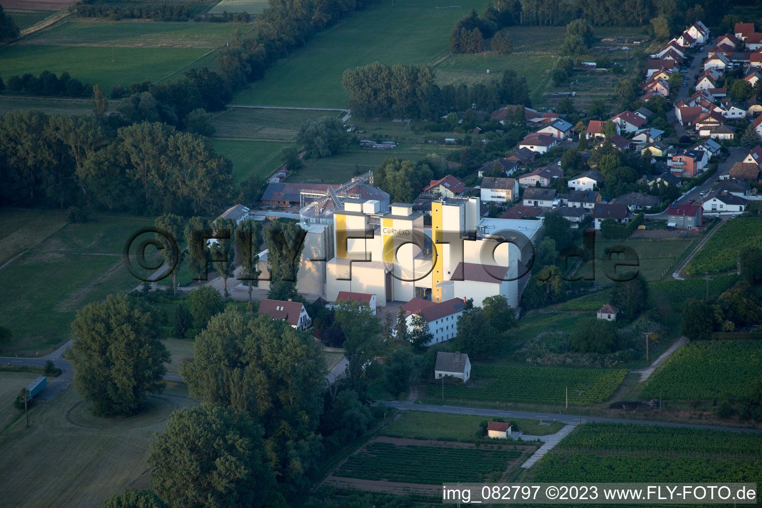 Freimersheim im Bundesland Rheinland-Pfalz, Deutschland aus der Luft