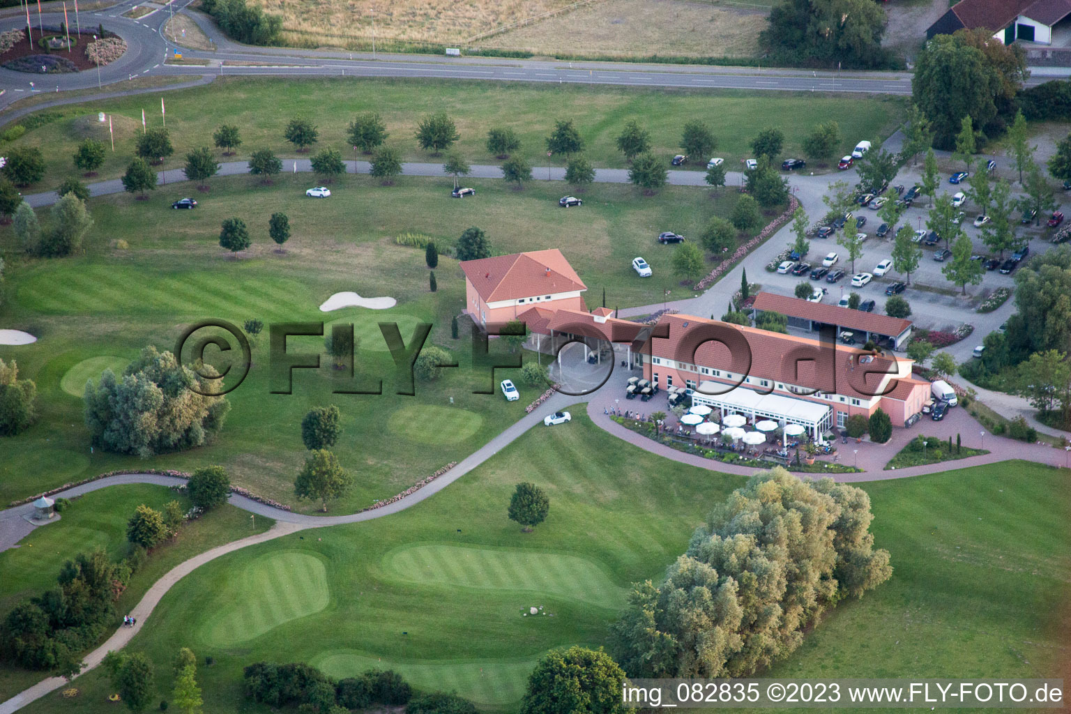 Essingen, Golfclub Dreihof im Bundesland Rheinland-Pfalz, Deutschland von oben gesehen