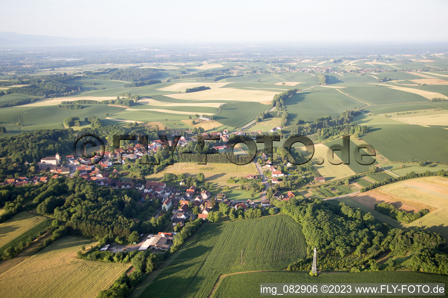 Neewiller-près-Lauterbourg im Bundesland Bas-Rhin, Frankreich von oben